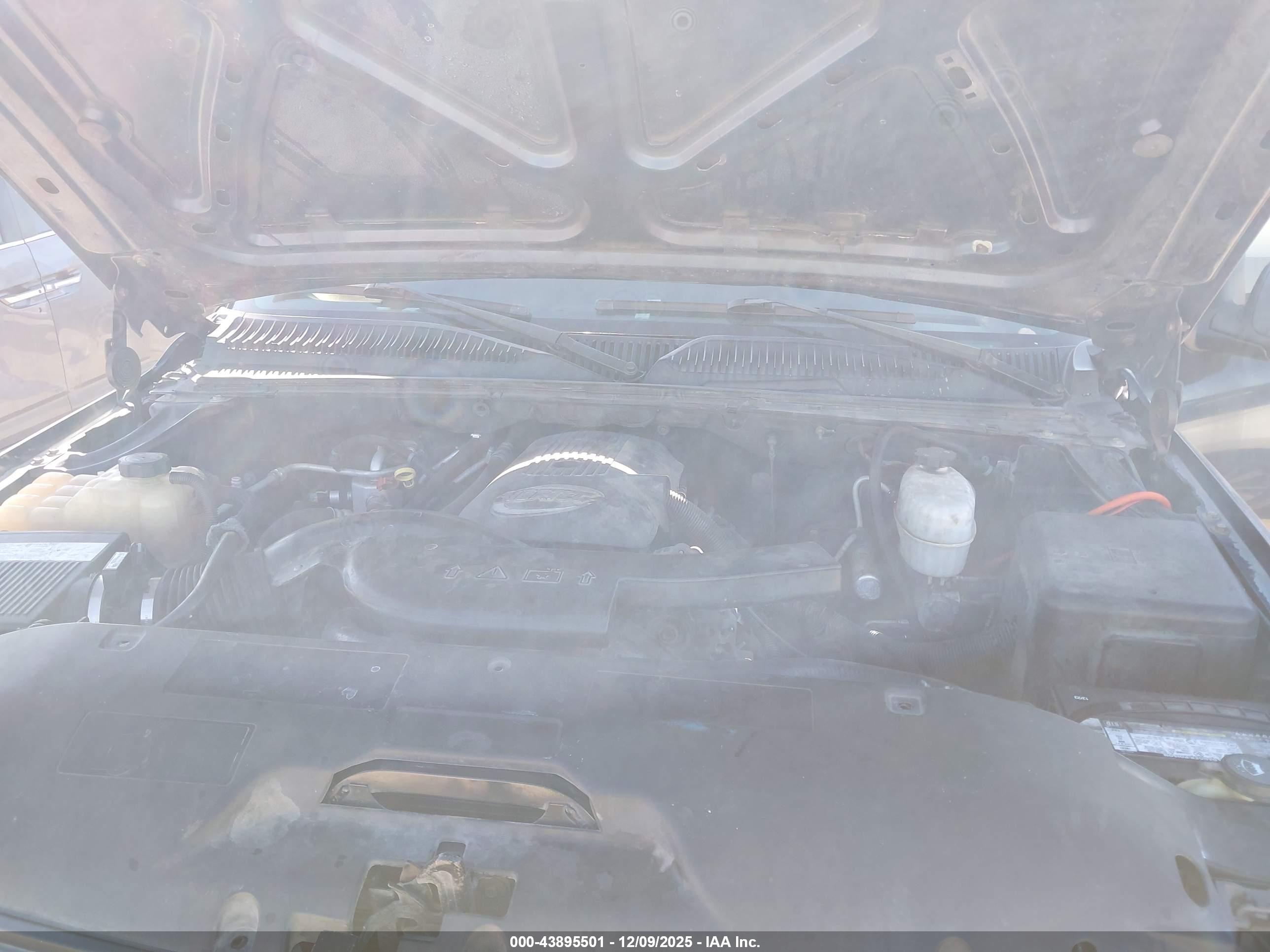 CHEVROLET TAHOE image 10