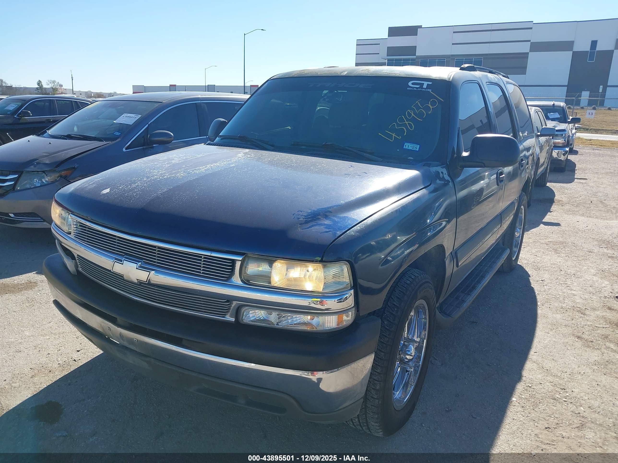 CHEVROLET TAHOE image 2