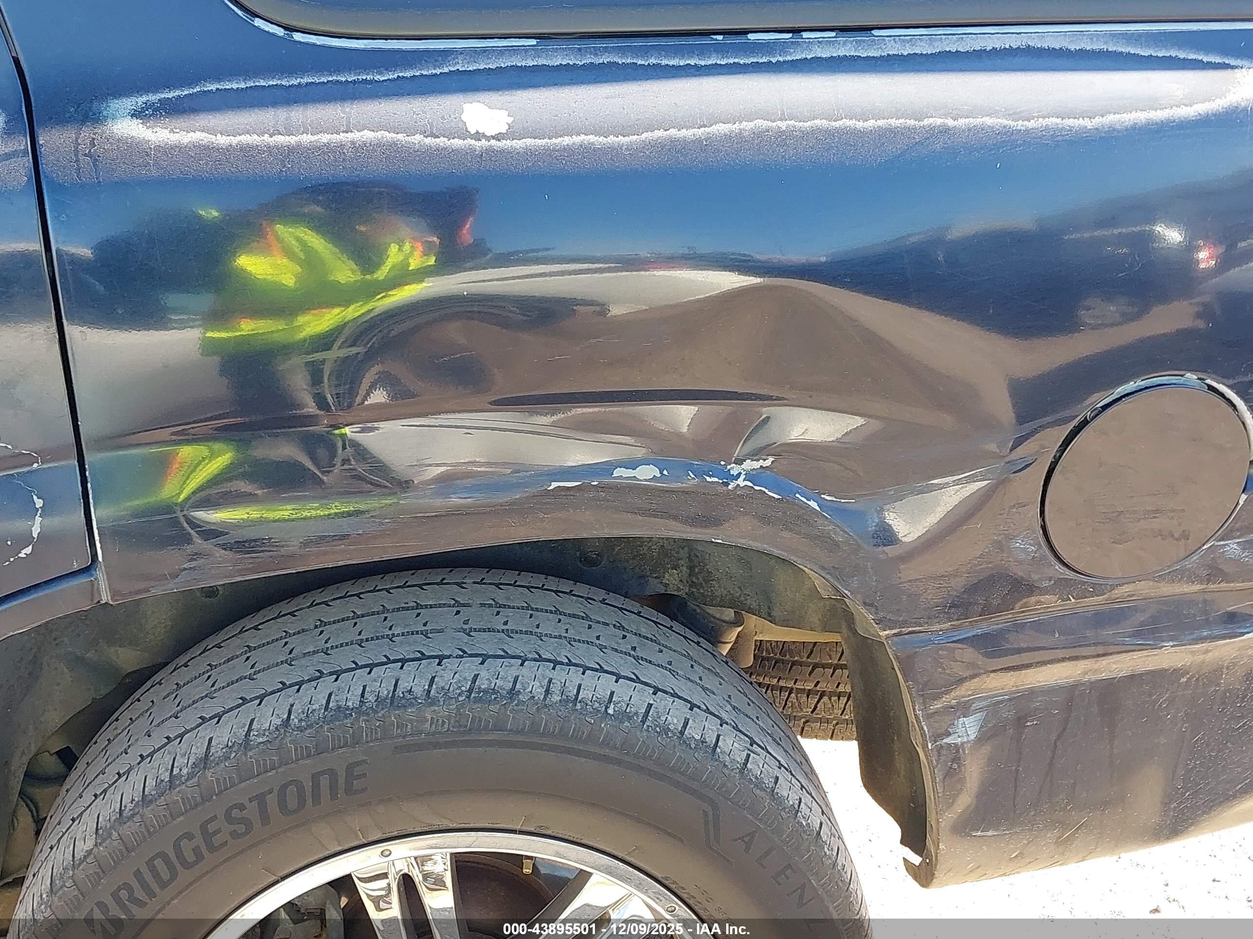 CHEVROLET TAHOE image 6