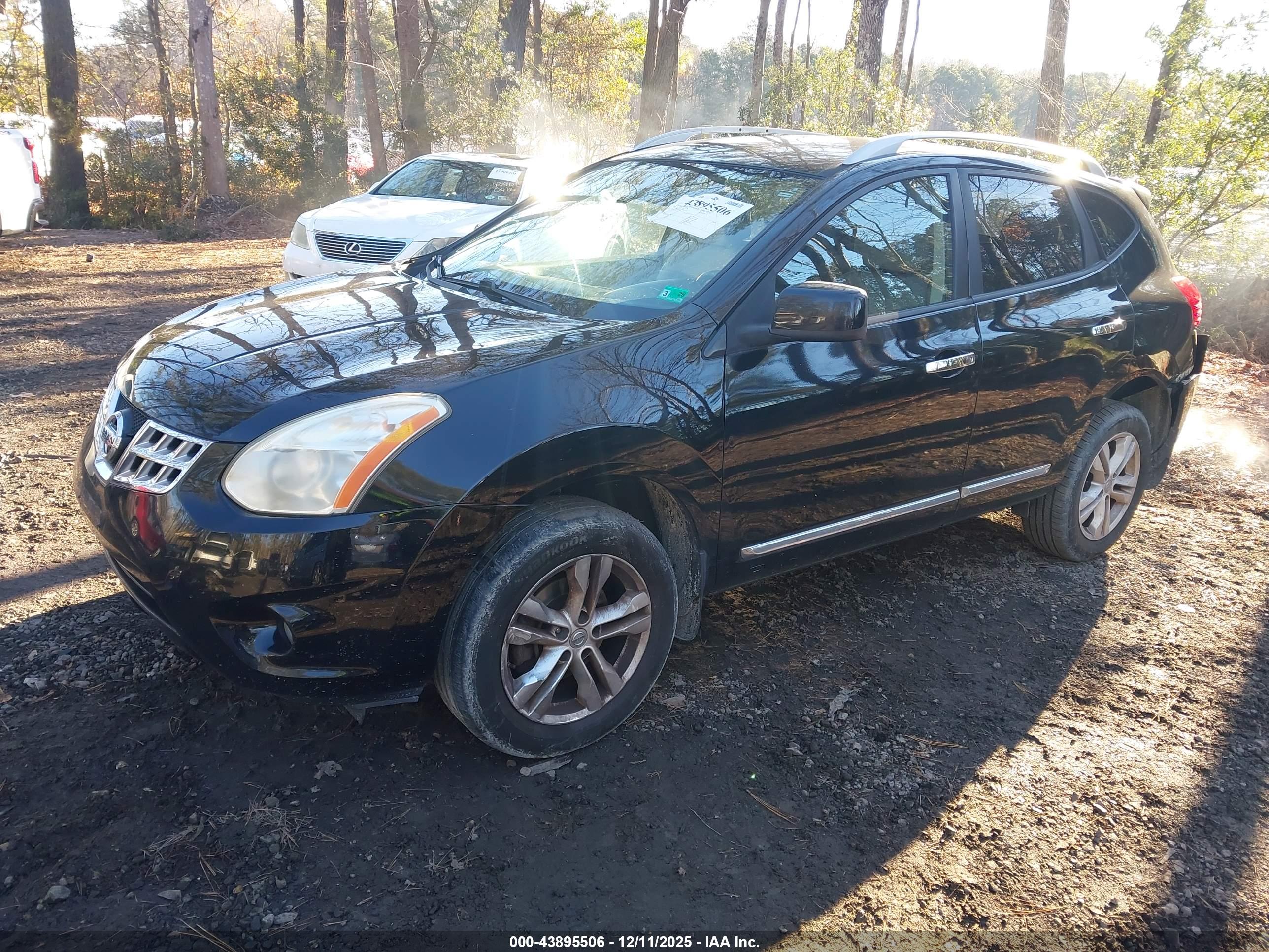 NISSAN ROGUE image 2