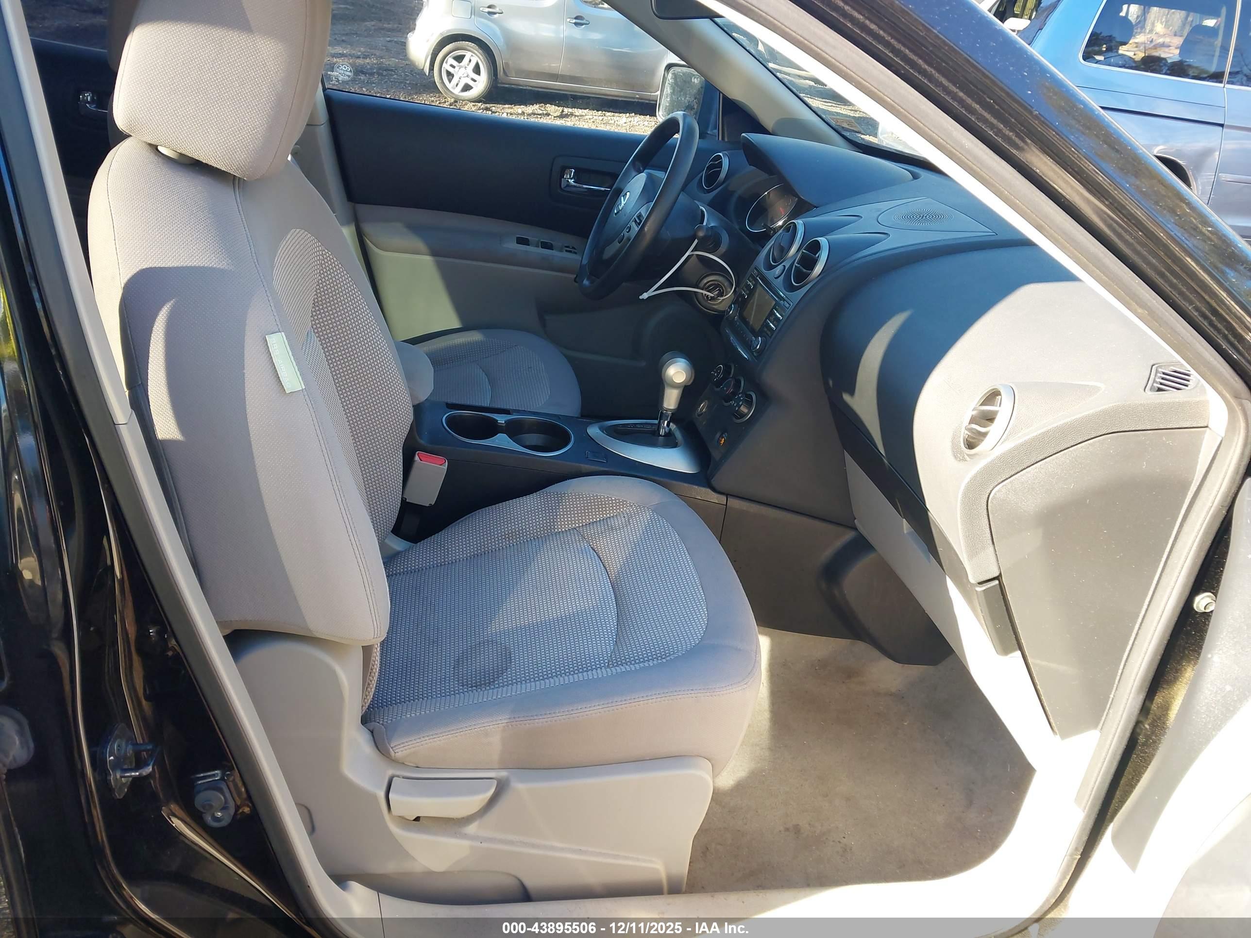 NISSAN ROGUE image 5