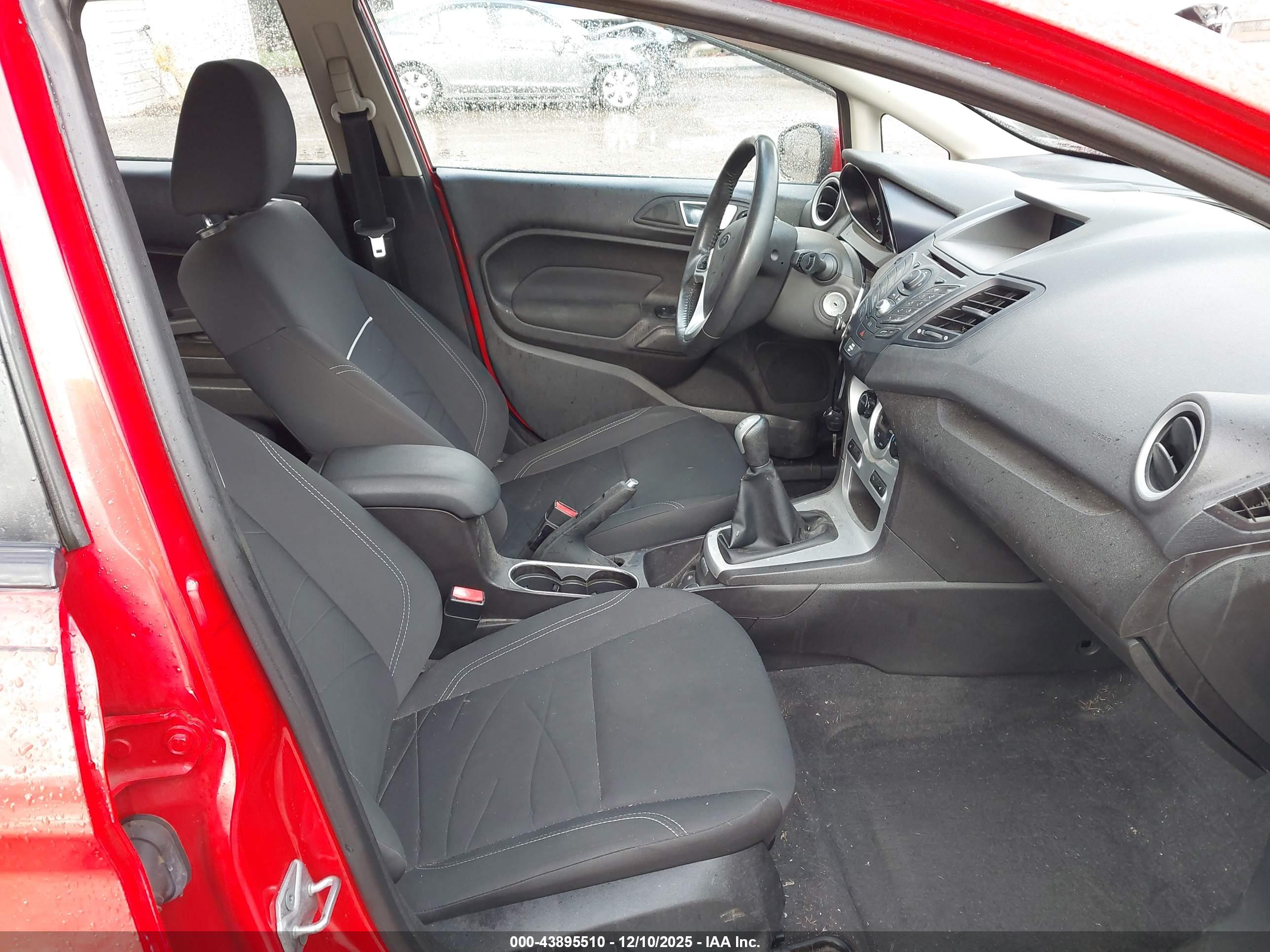 FORD FIESTA image 5