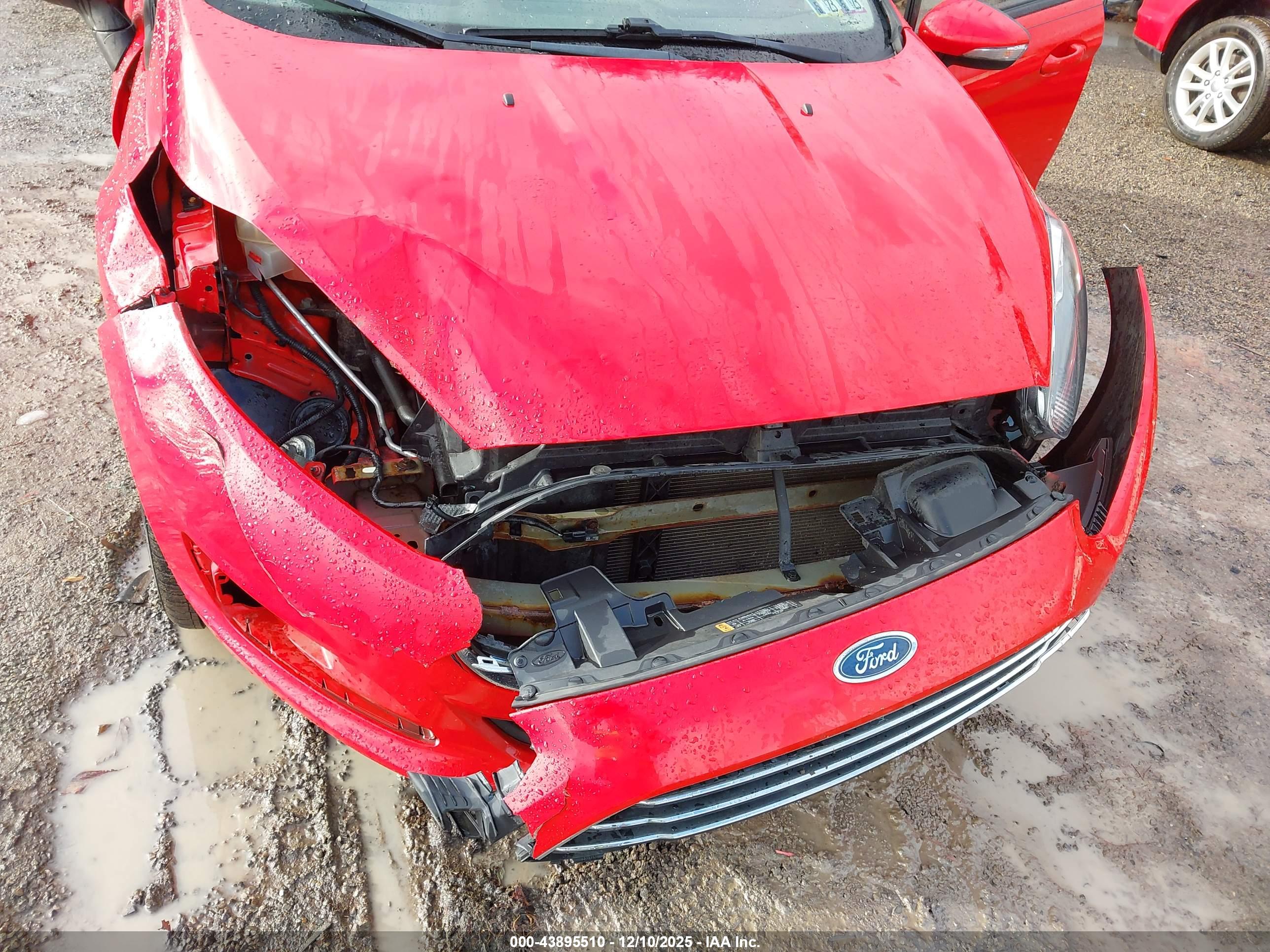 FORD FIESTA image 6
