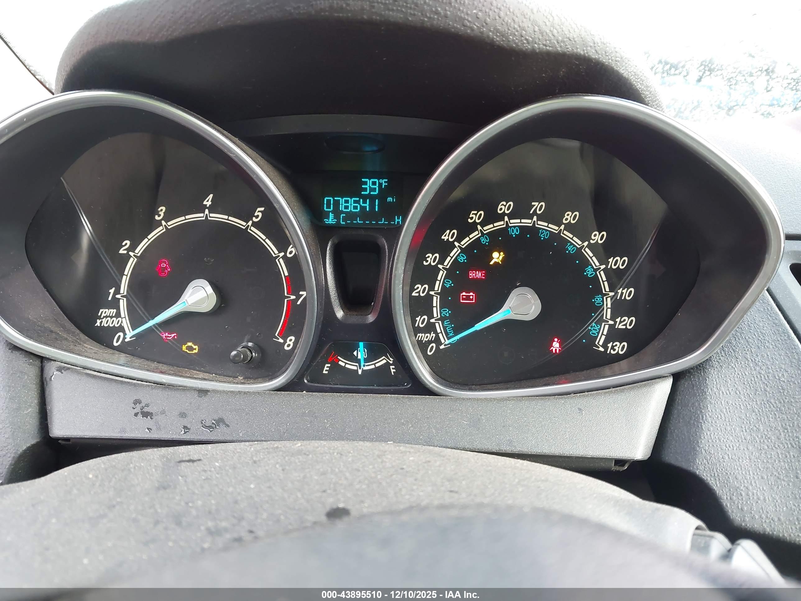 FORD FIESTA image 7