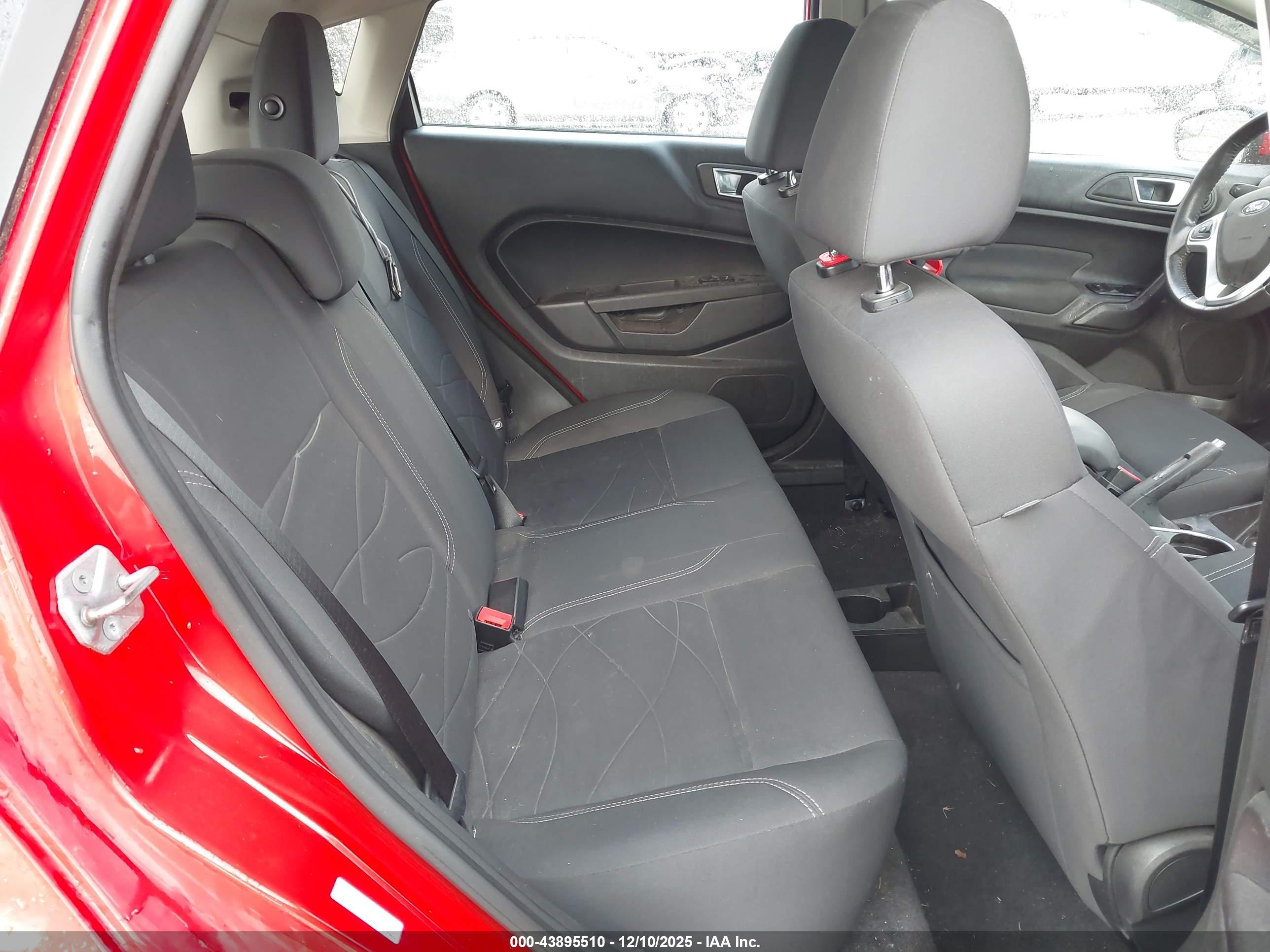 FORD FIESTA image 8