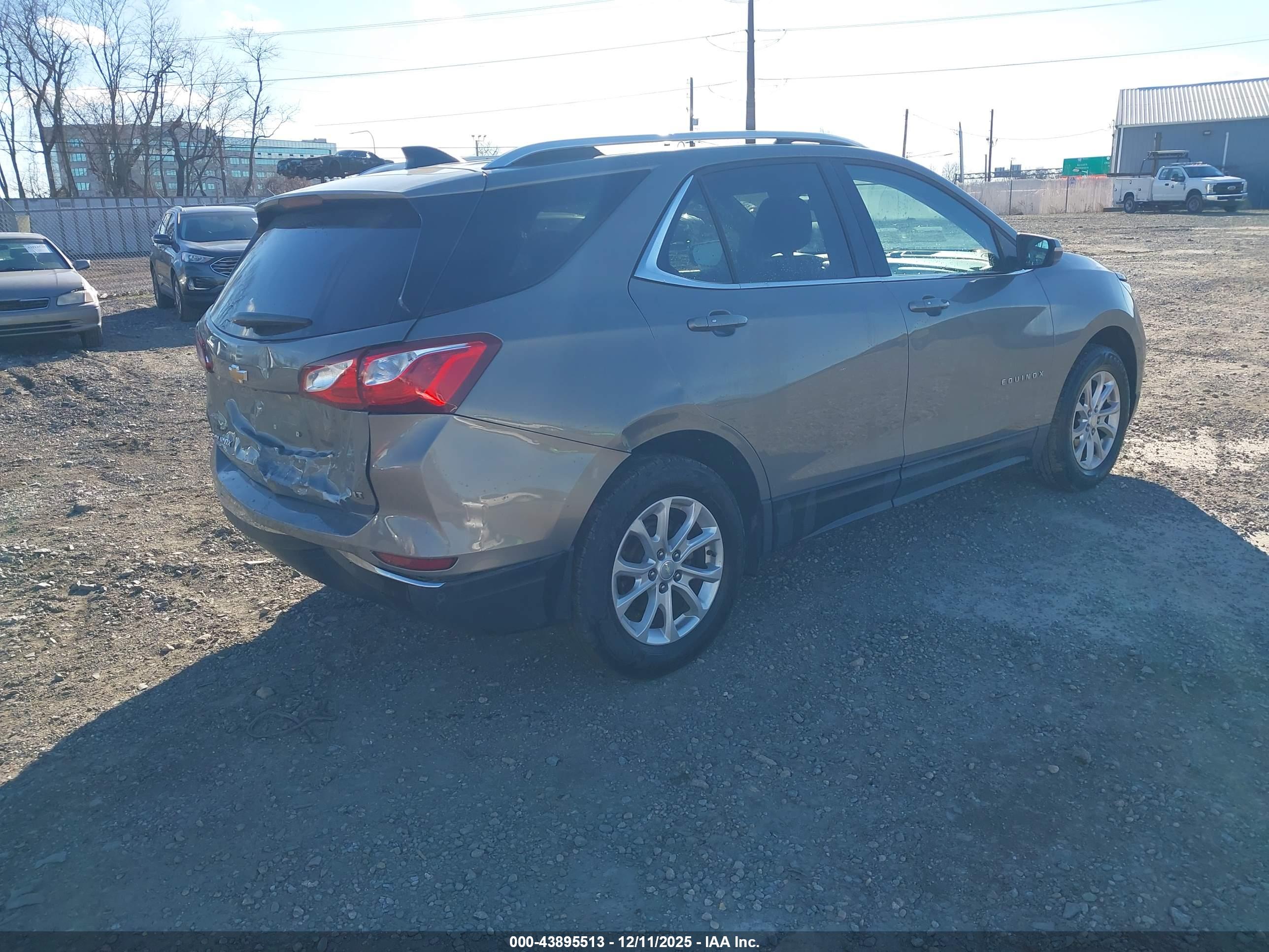 CHEVROLET EQUINOX image 4