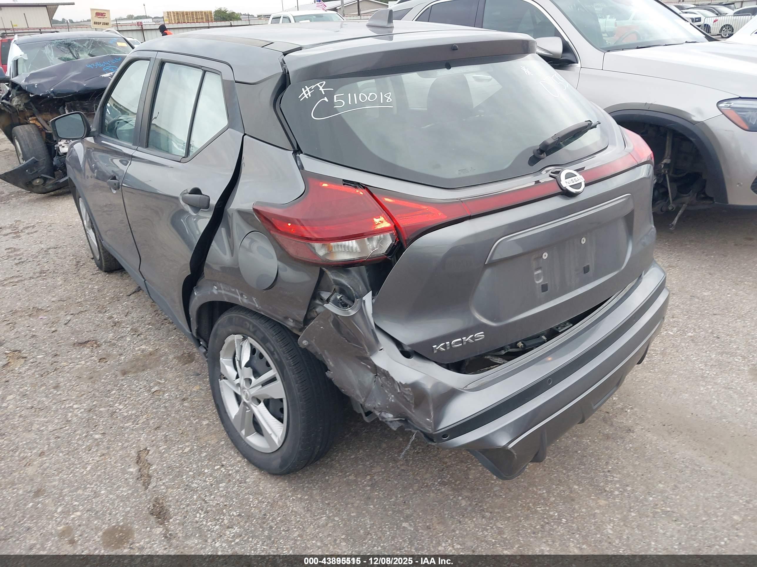 NISSAN KICKS image 6