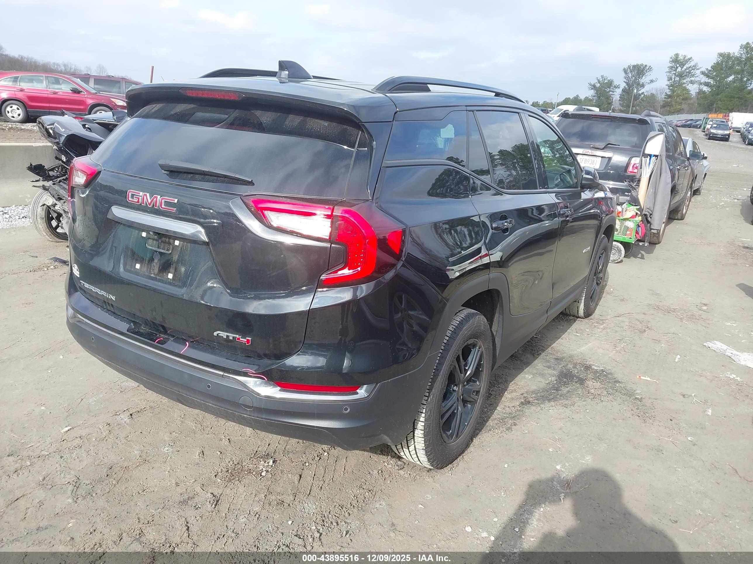 GMC TERRAIN image 4