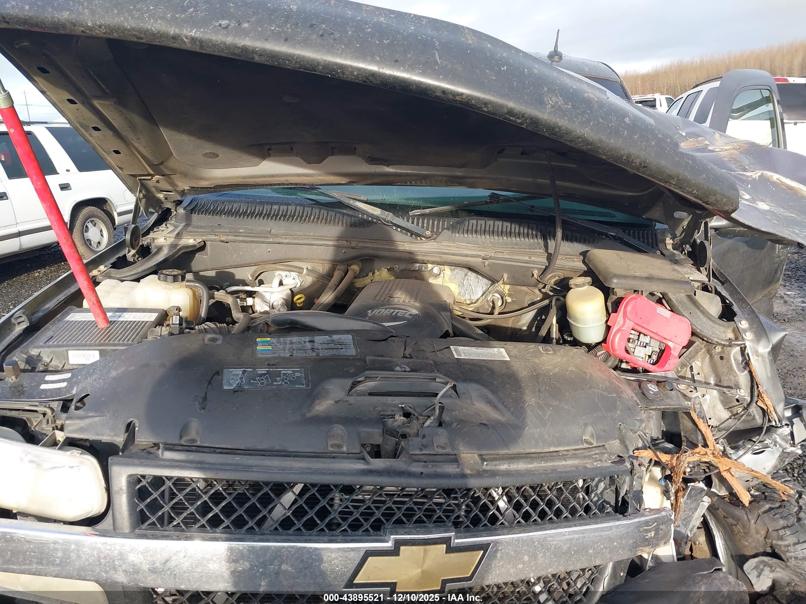 CHEVROLET SILVERADO image 10