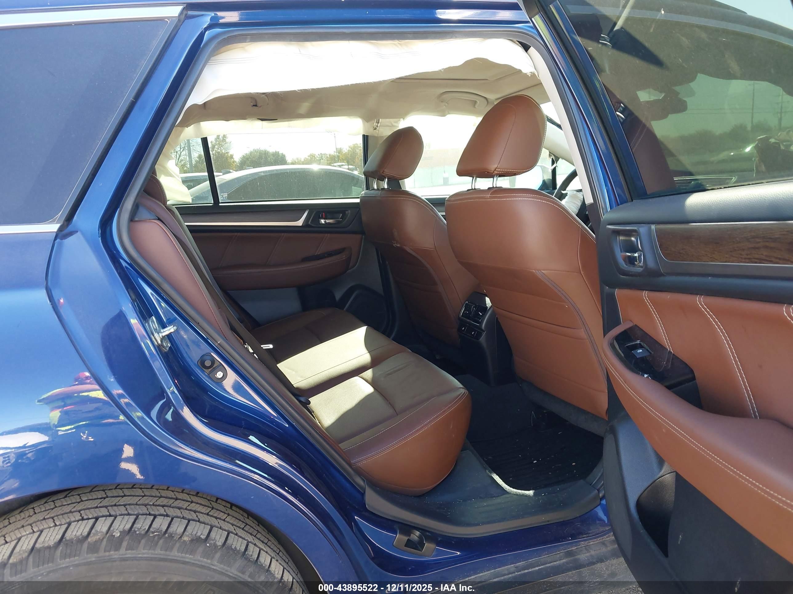 SUBARU OUTBACK image 8