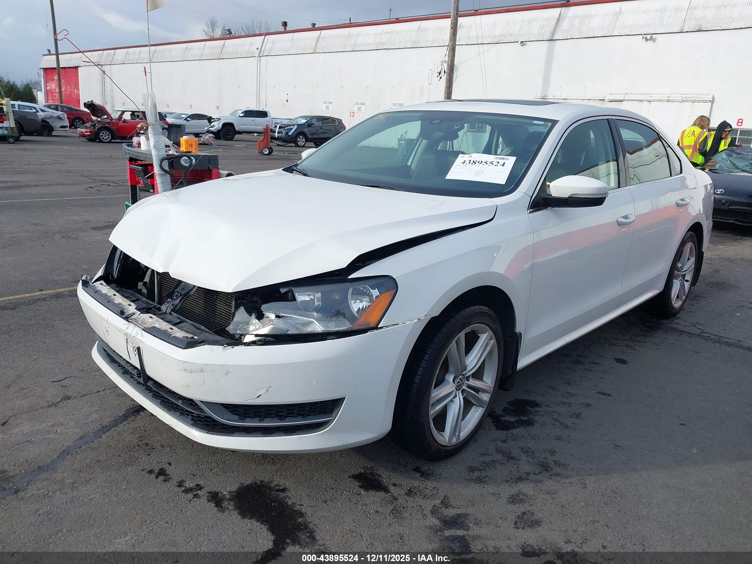 VOLKSWAGEN PASSAT image 2