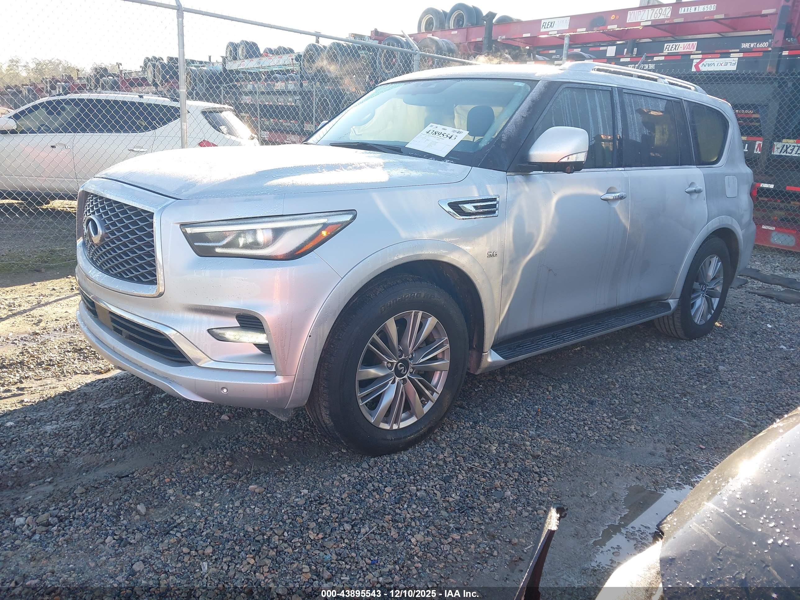 INFINITI QX80 image 2