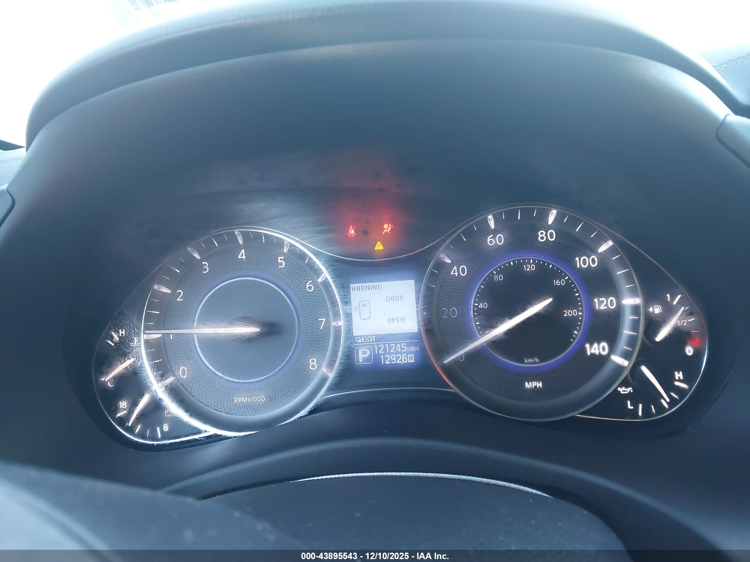 INFINITI QX80 image 7