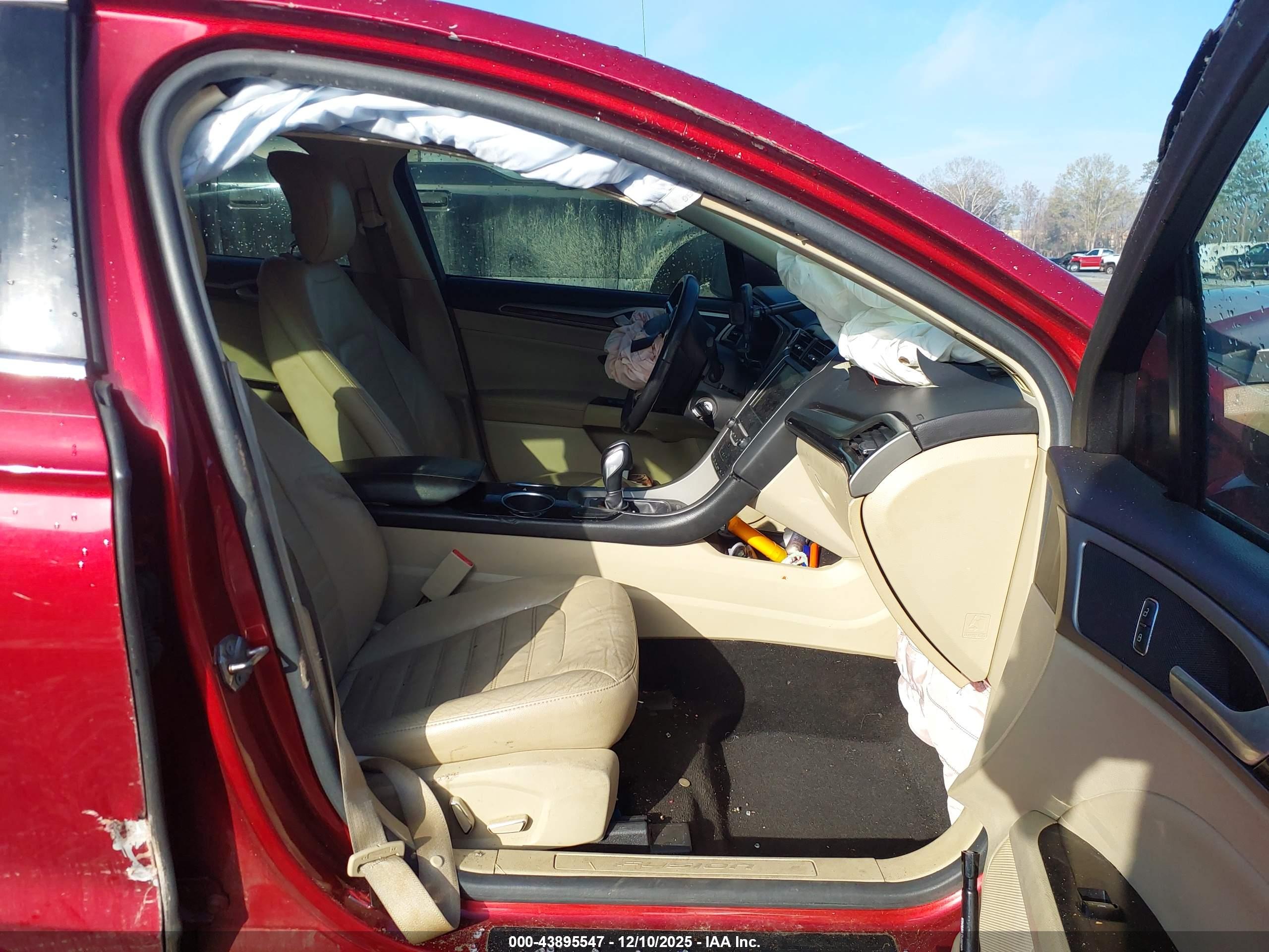 FORD FUSION image 5