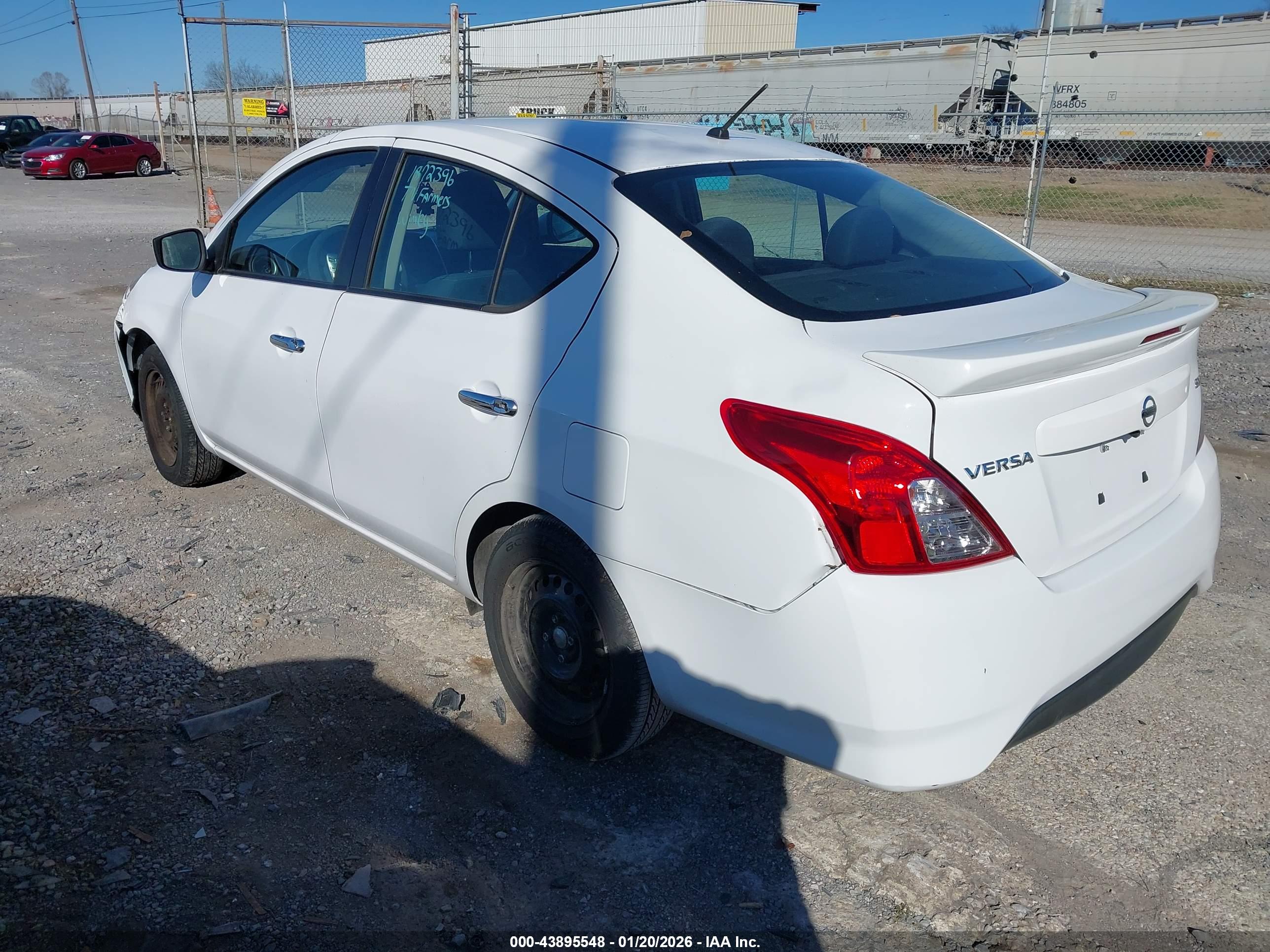 NISSAN VERSA image 3