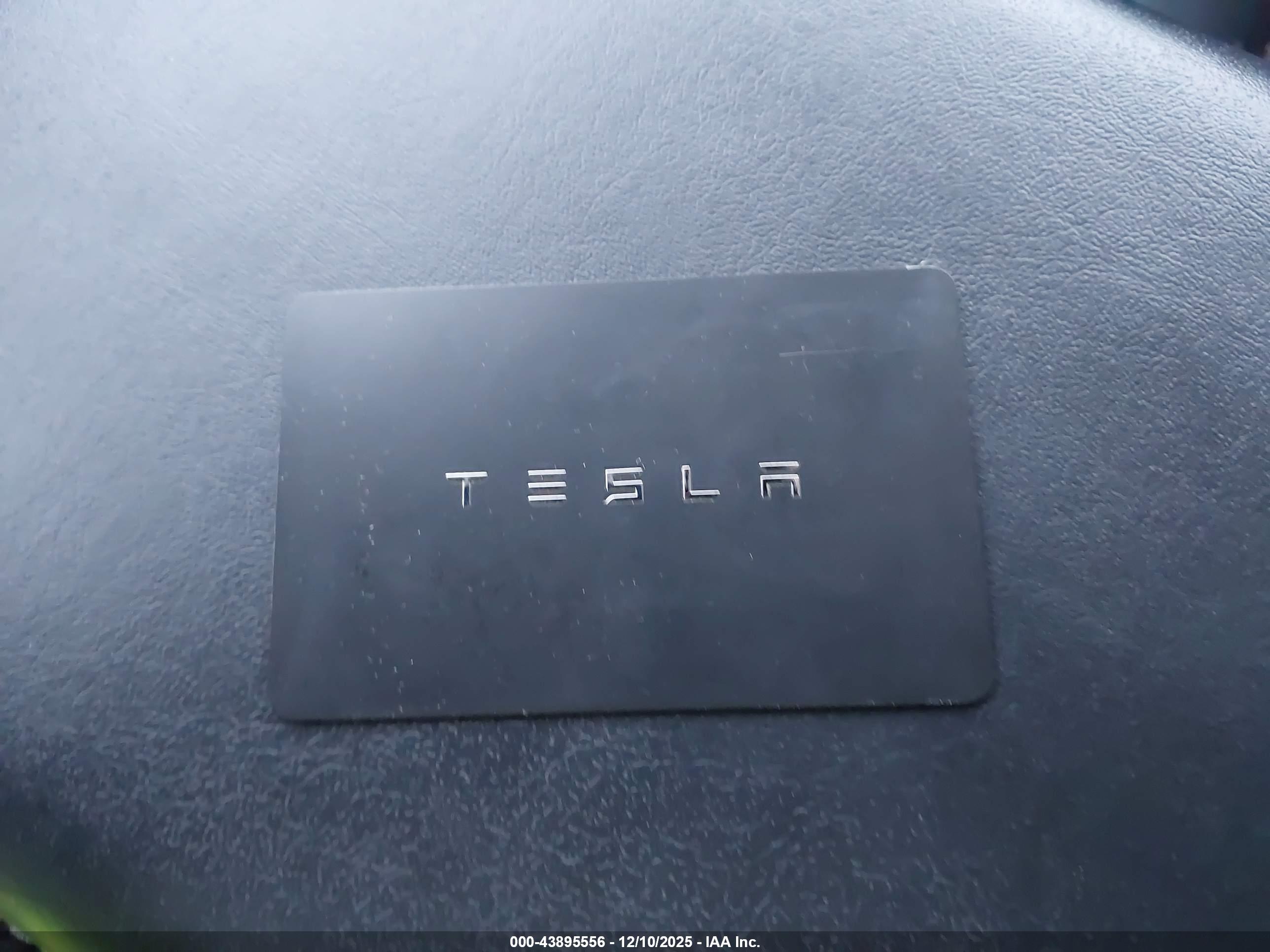 TESLA MODEL image 11
