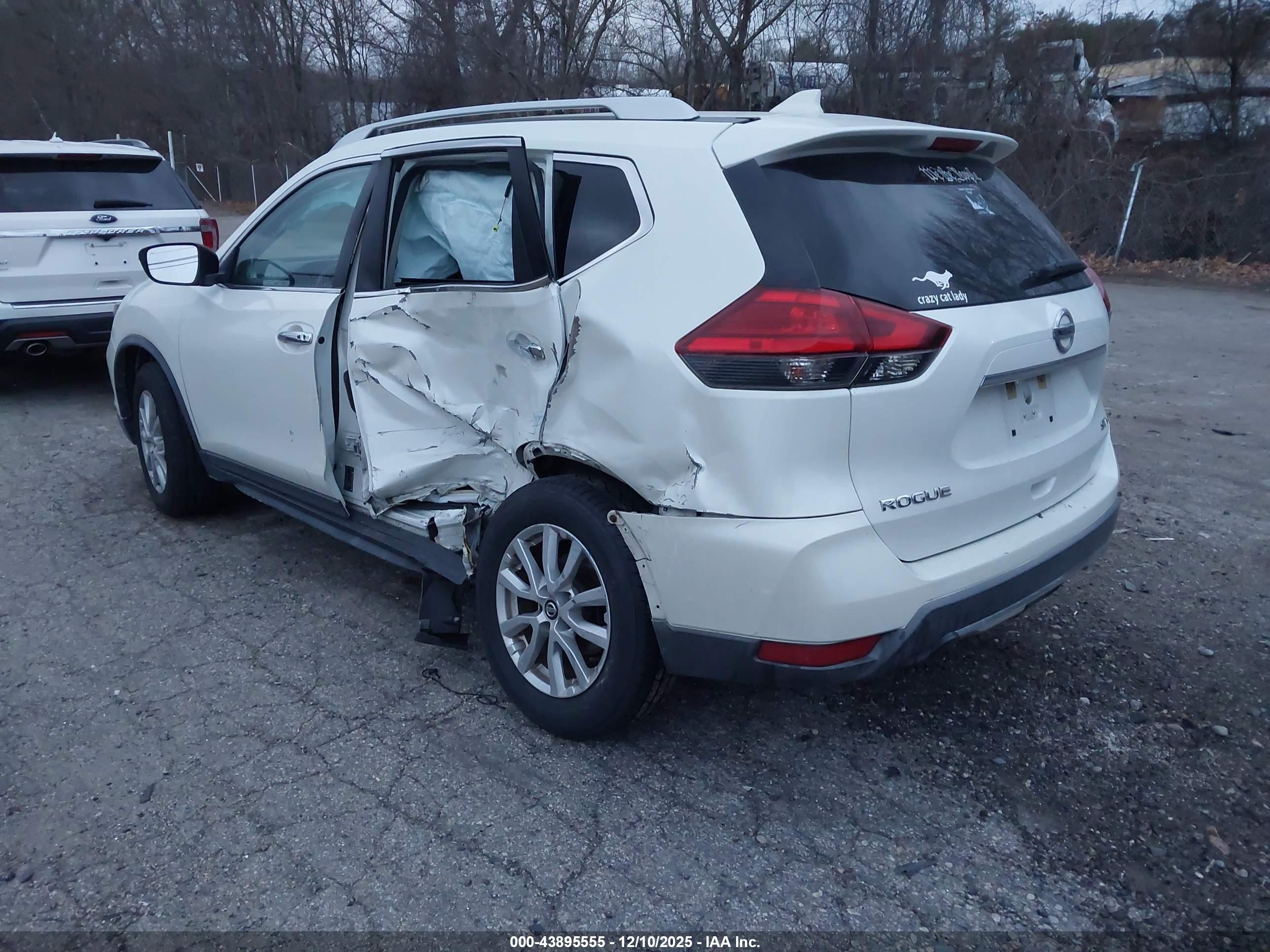 NISSAN ROGUE image 3