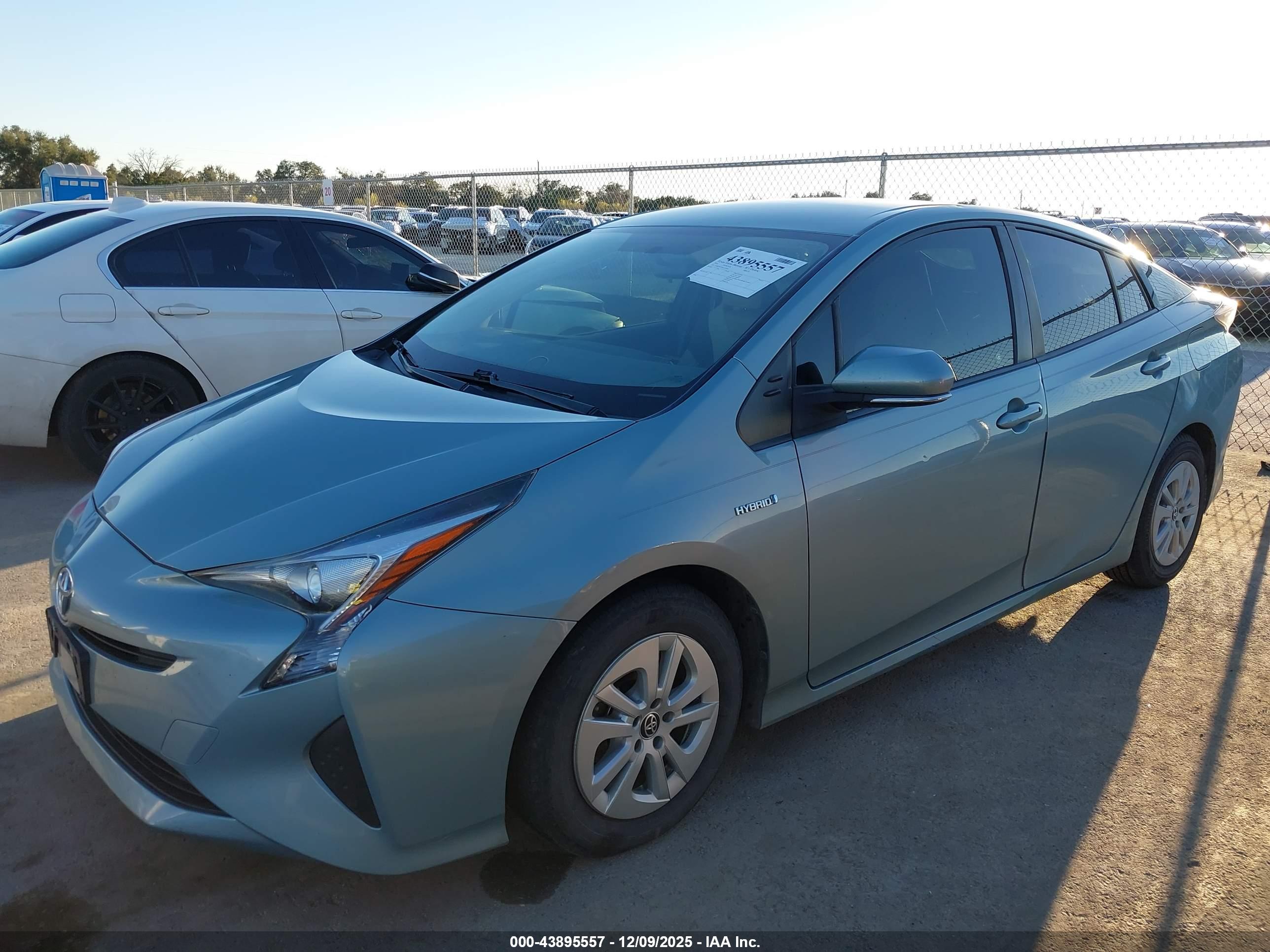 TOYOTA PRIUS image 2
