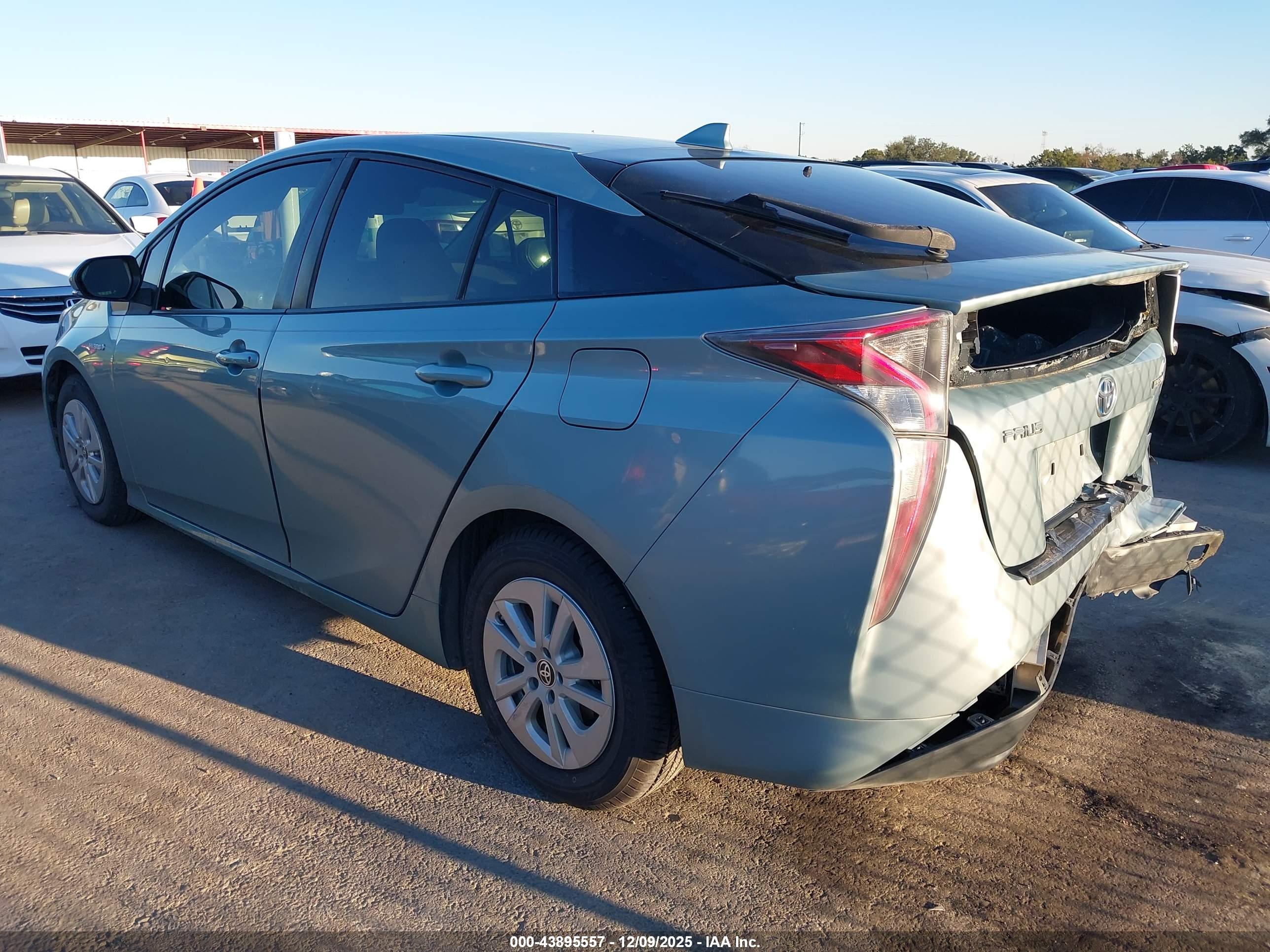 TOYOTA PRIUS image 3