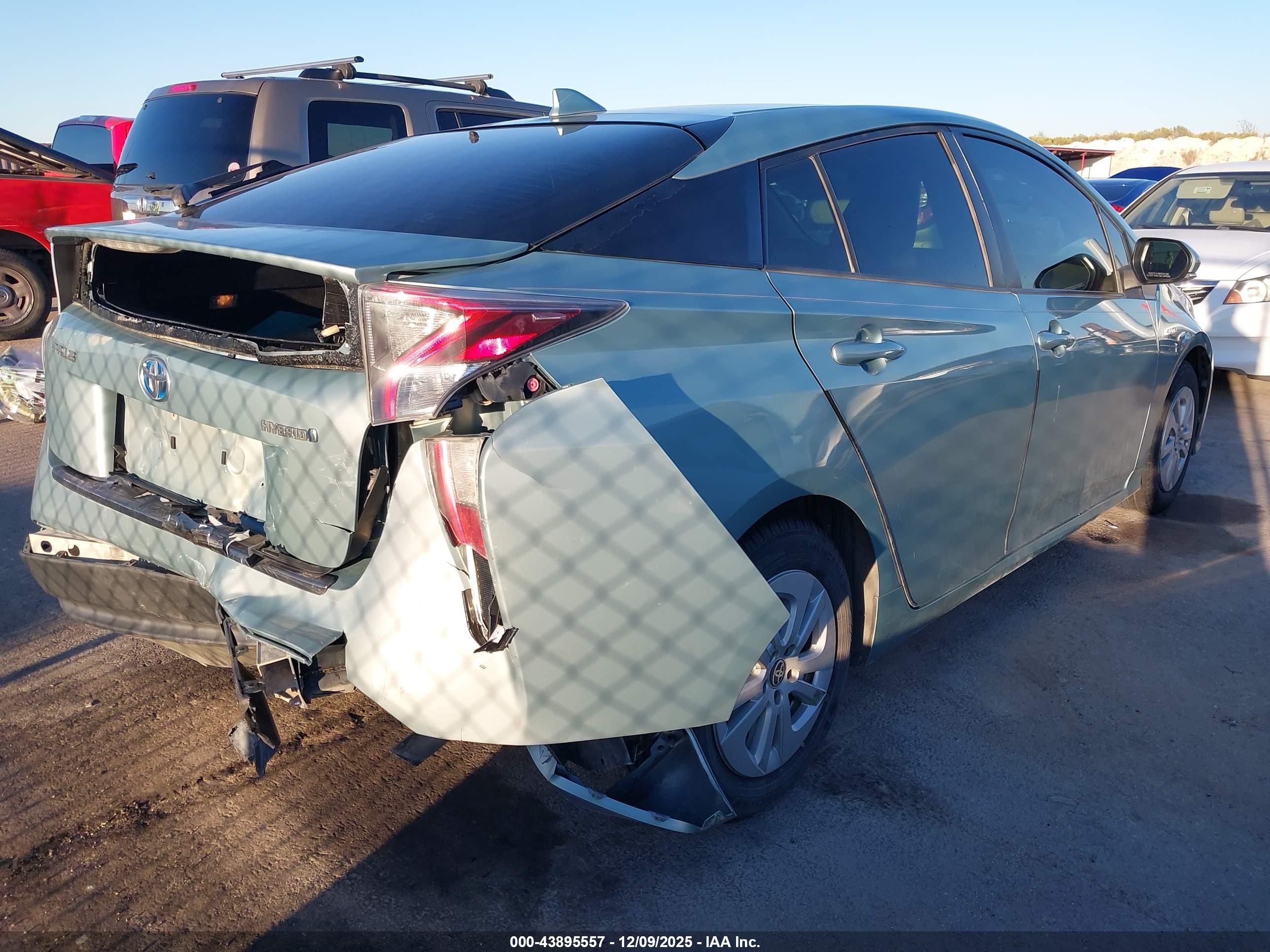 TOYOTA PRIUS image 4