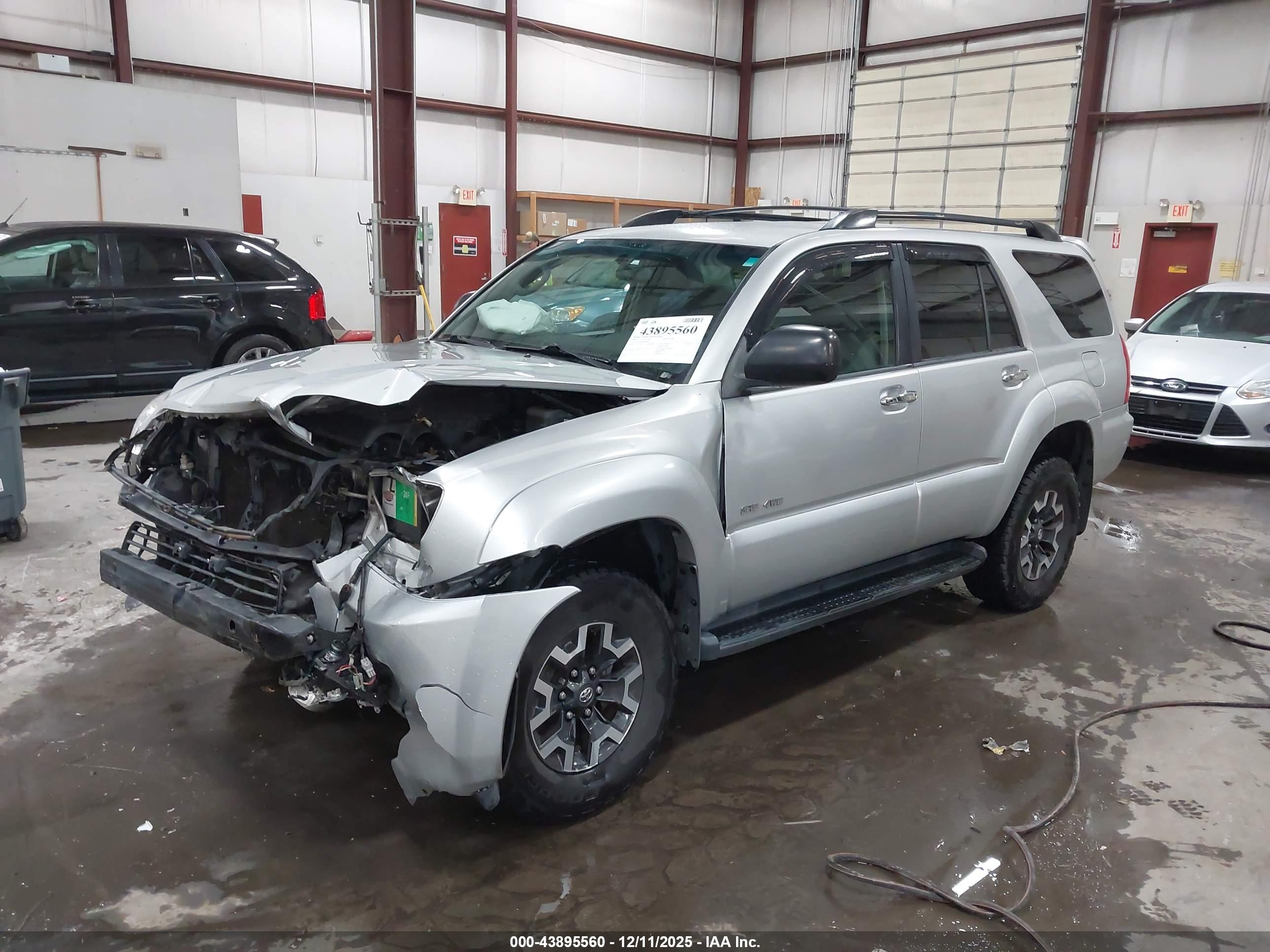 TOYOTA 4RUNNER image 2