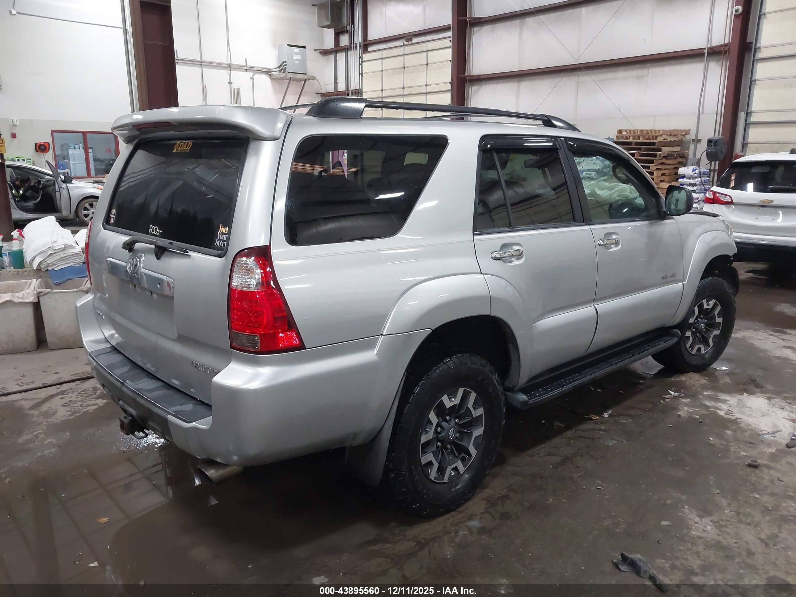 TOYOTA 4RUNNER image 4