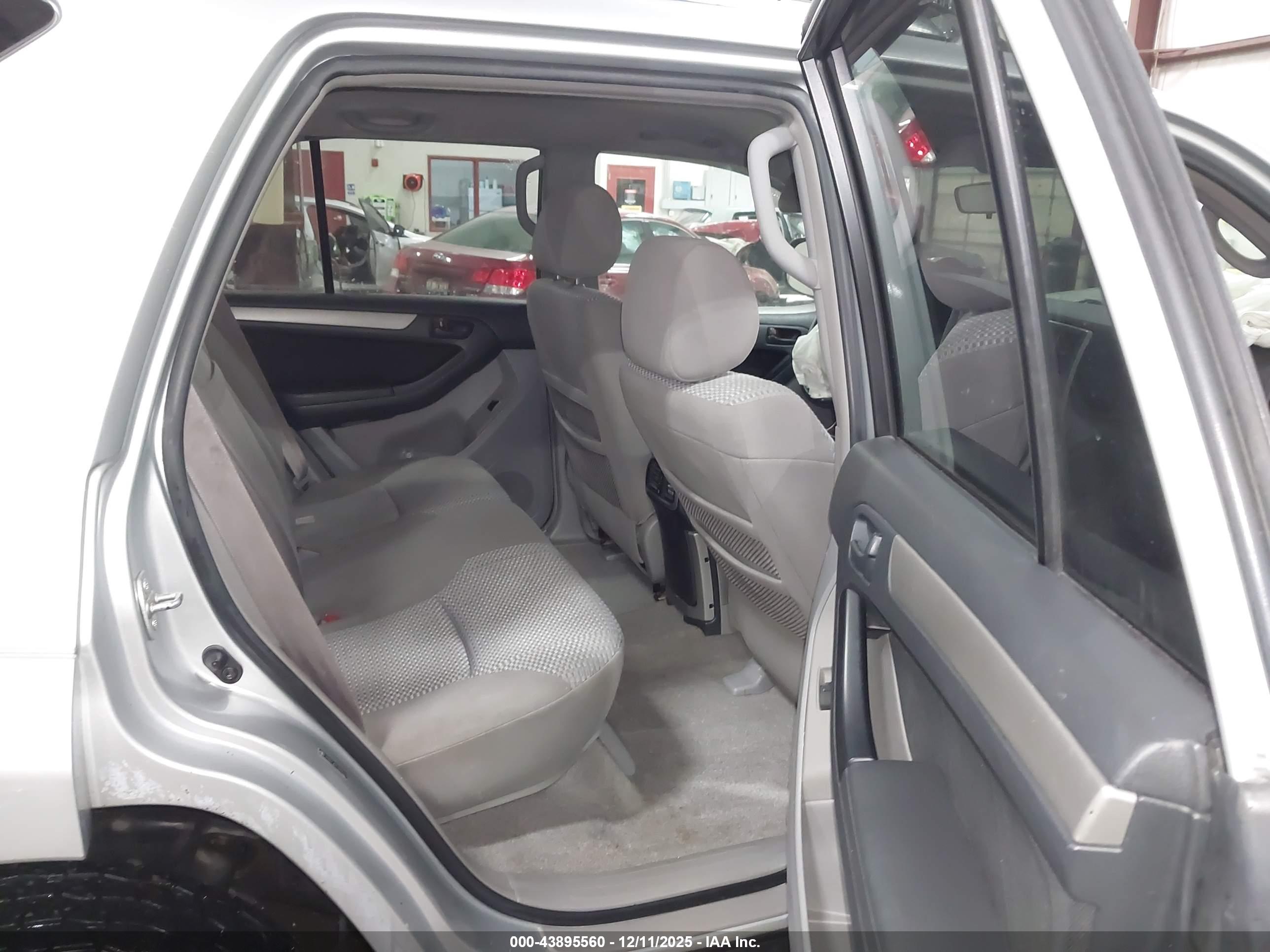 TOYOTA 4RUNNER image 8