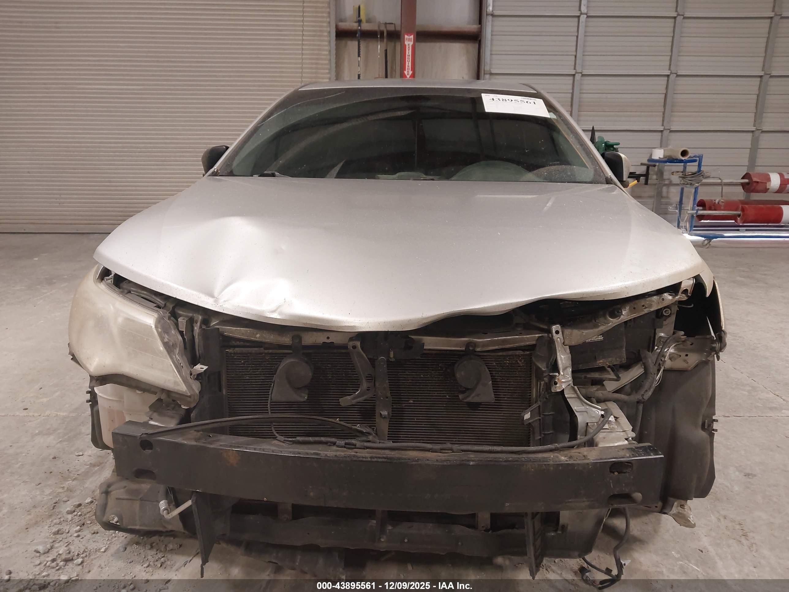 TOYOTA CAMRY image 6