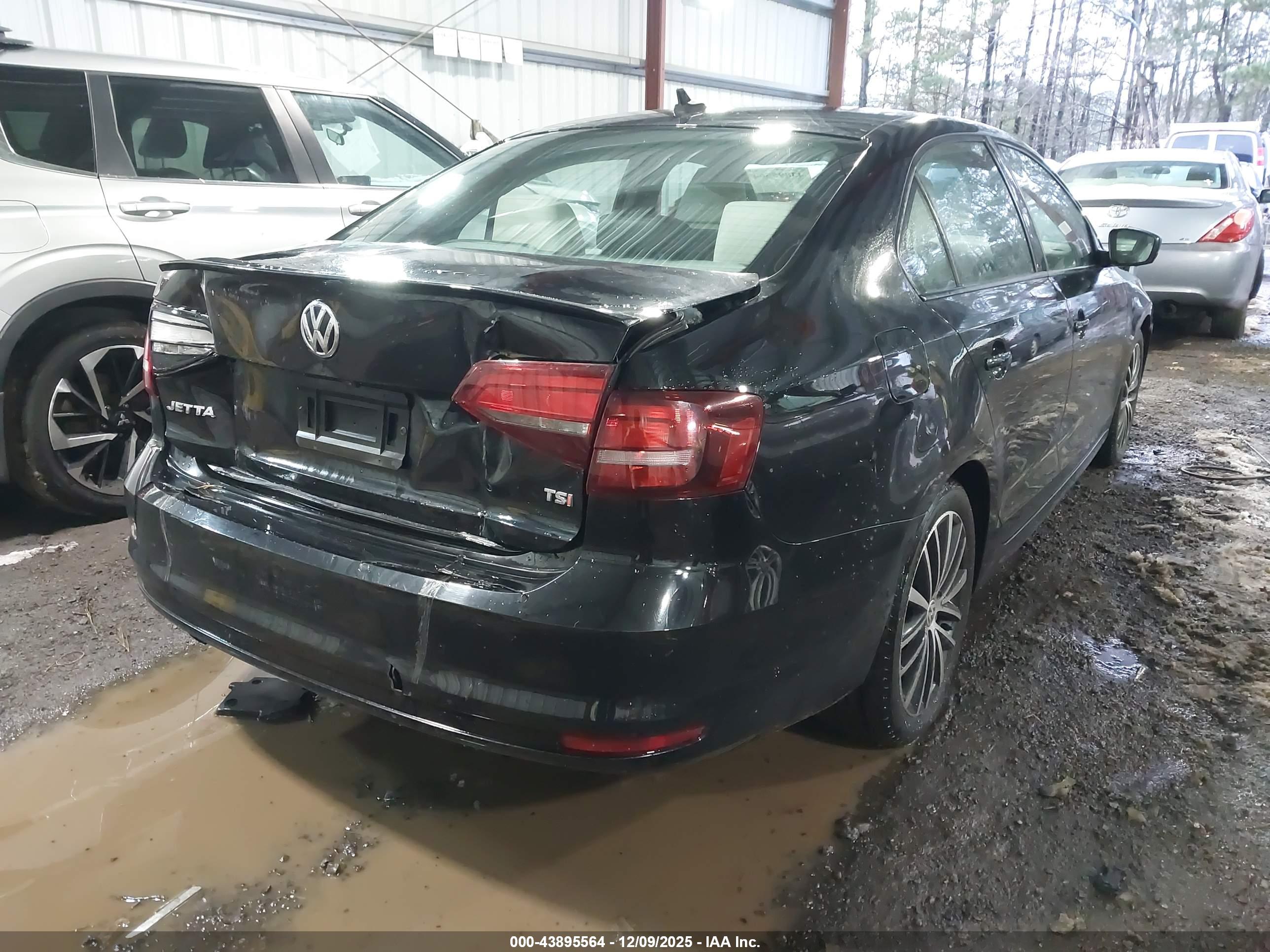 VOLKSWAGEN JETTA image 4