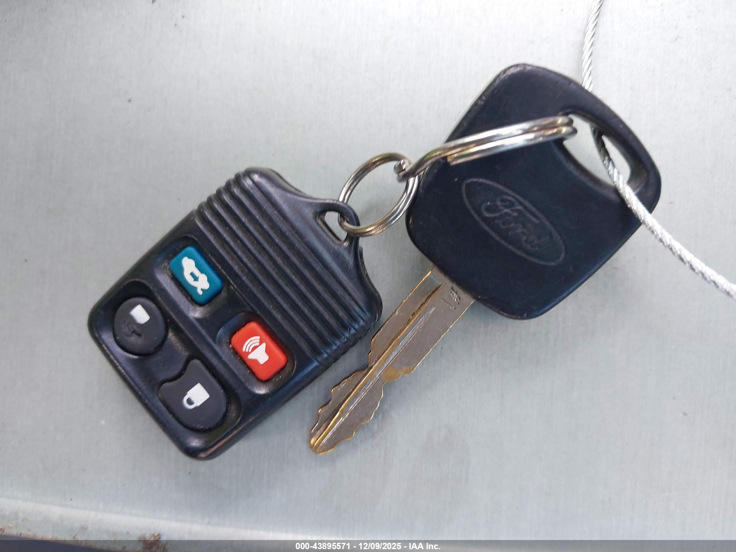 FORD FOCUS image 11