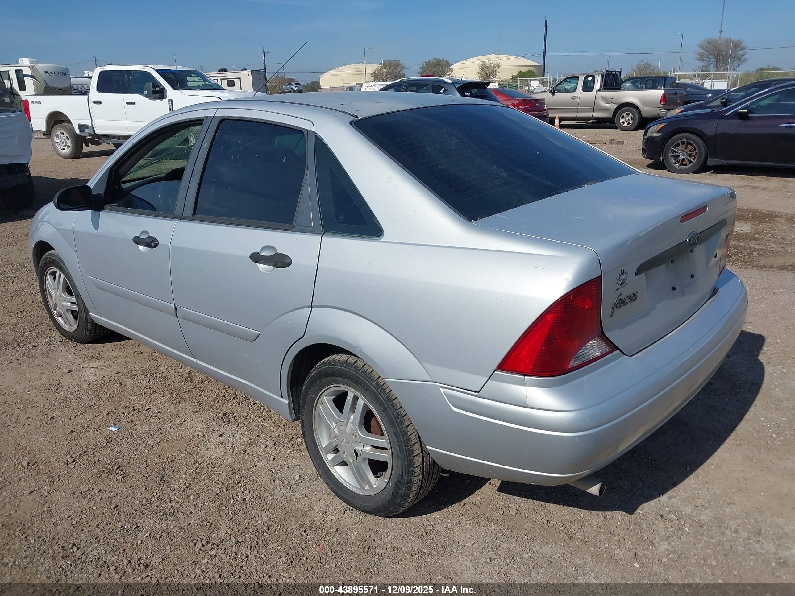FORD FOCUS image 3