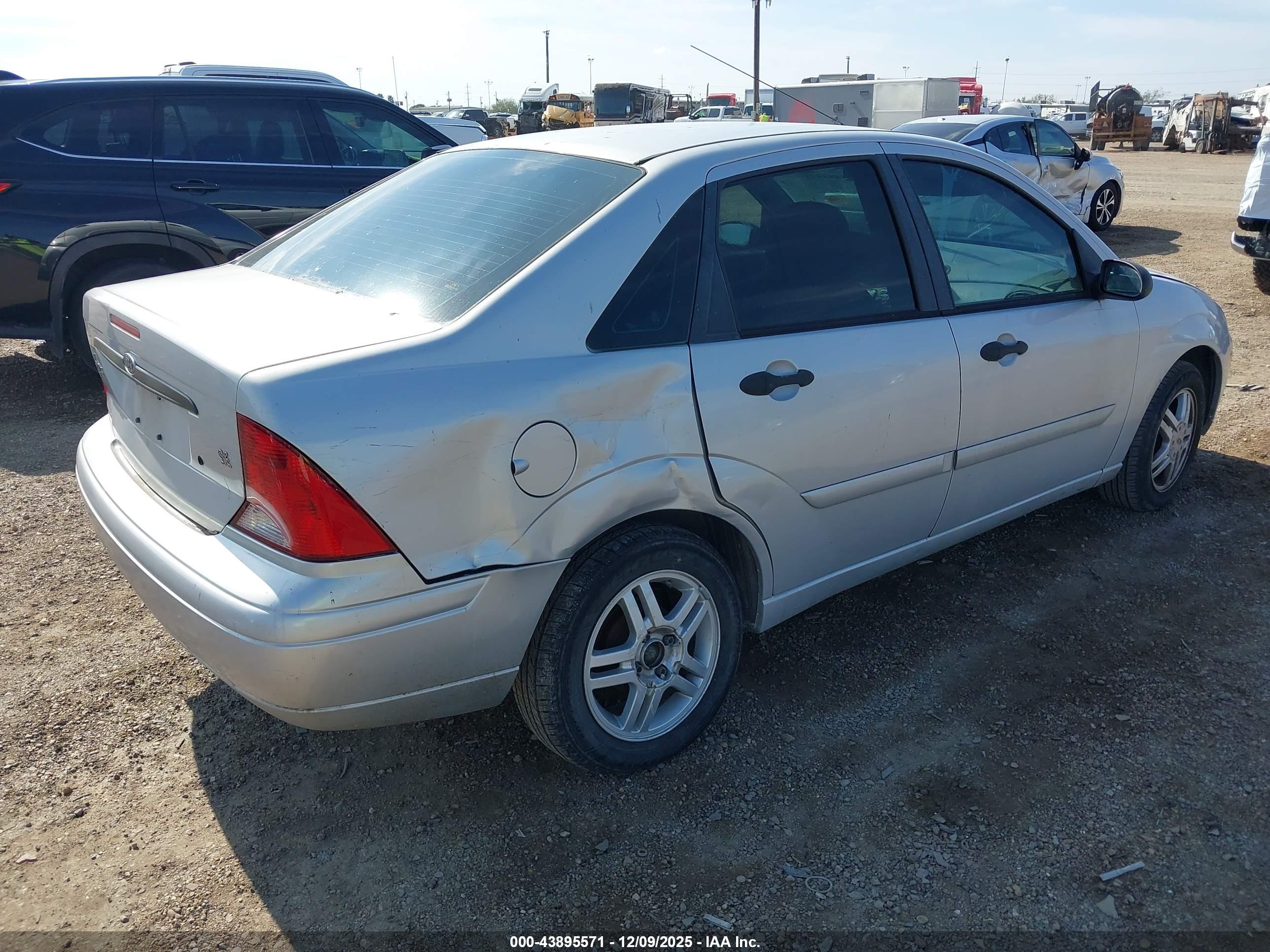 FORD FOCUS image 4
