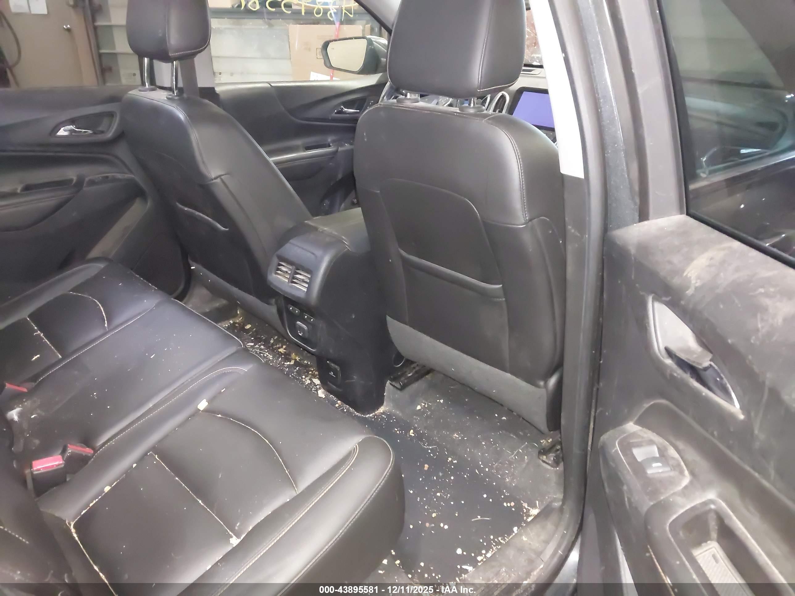 CHEVROLET EQUINOX image 8