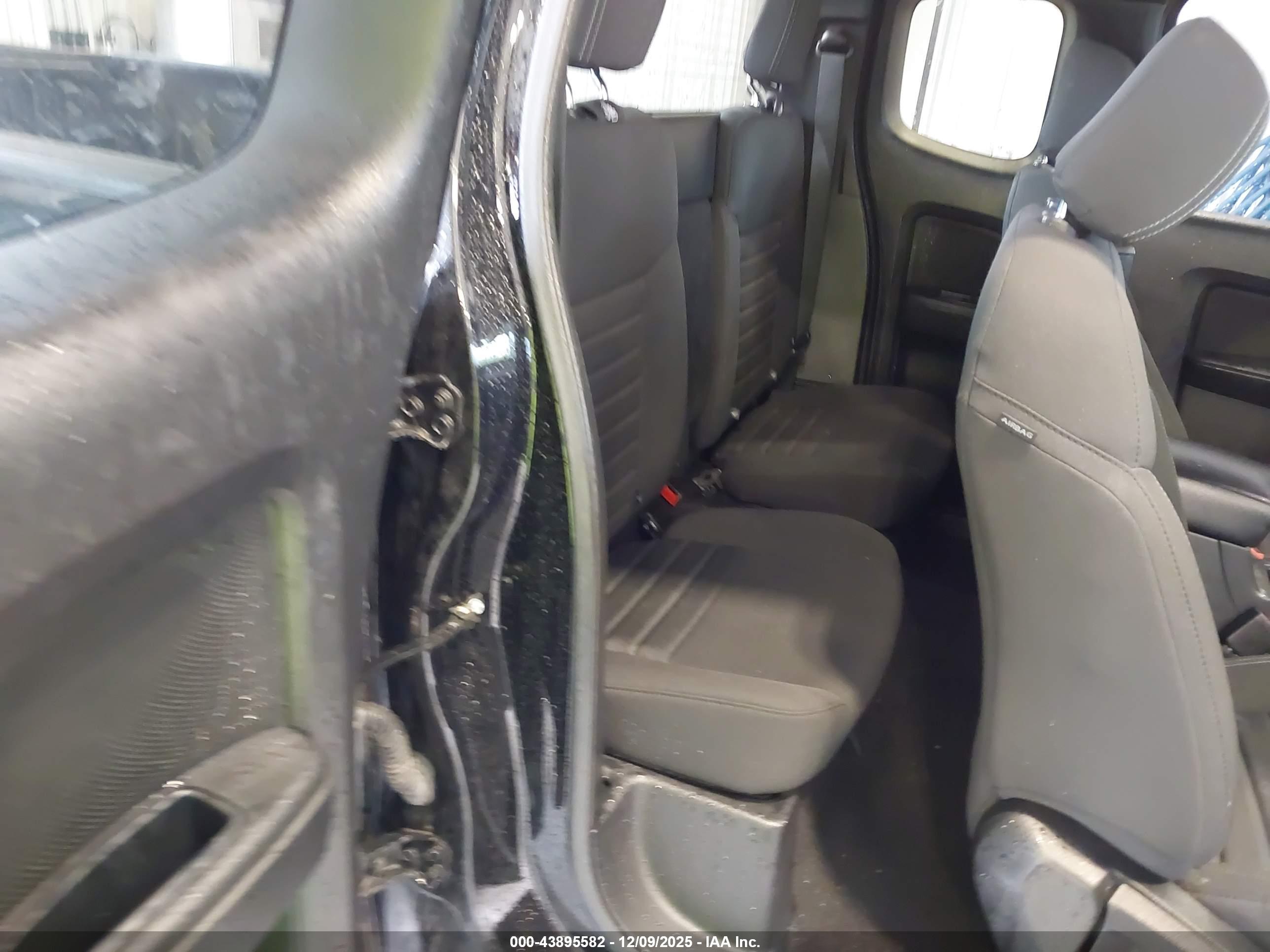 FORD RANGER image 8