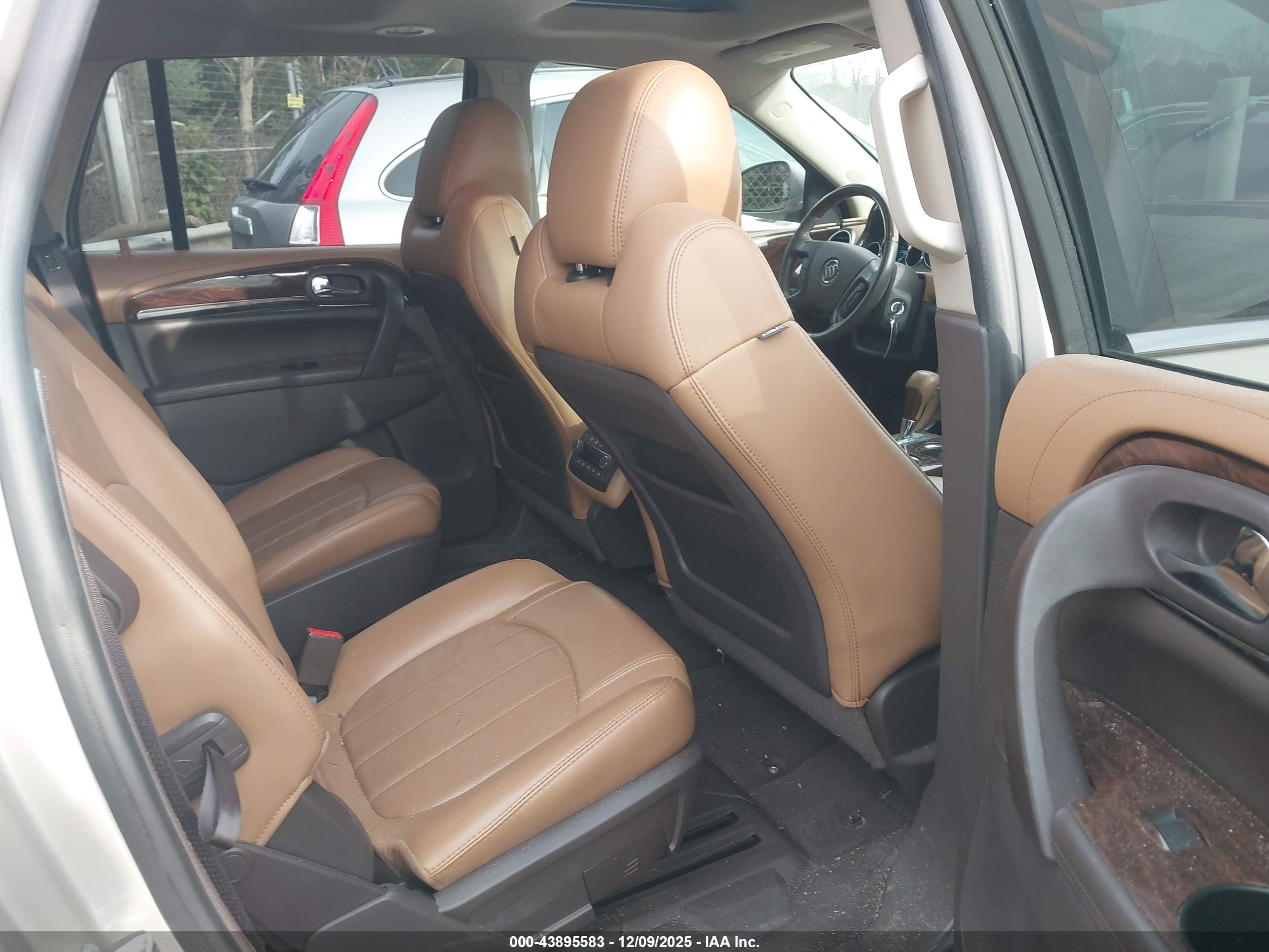 BUICK ENCLAVE image 8