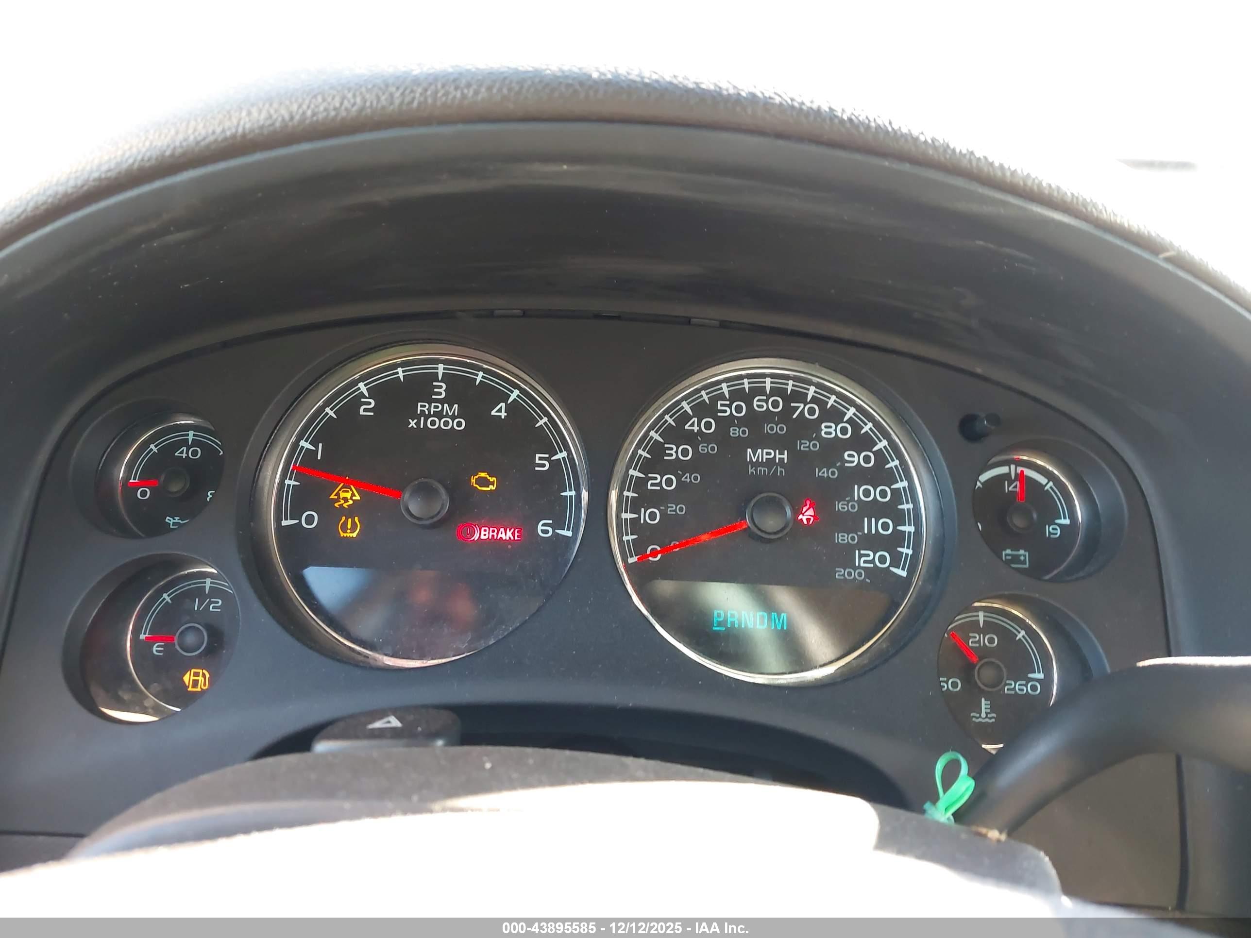 GMC YUKON image 7