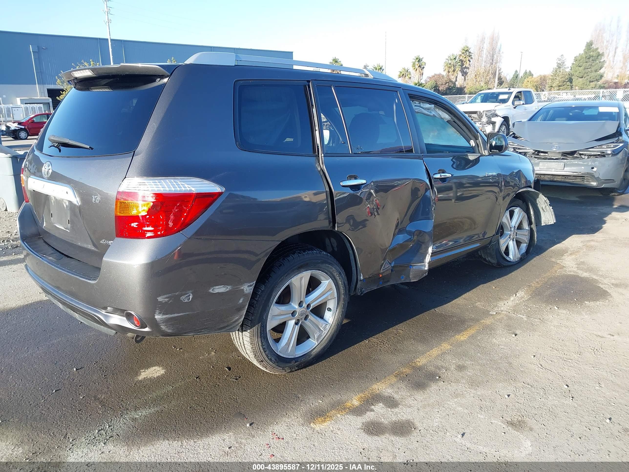 TOYOTA HIGHLANDER image 4