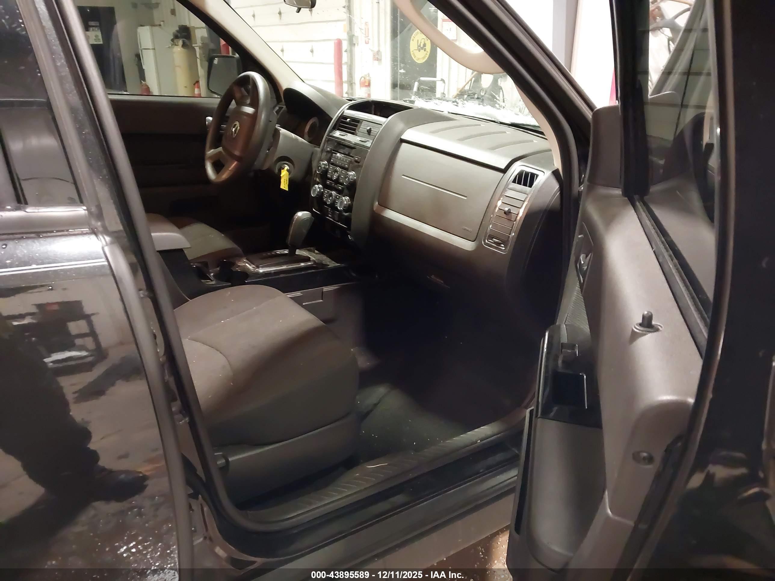 MAZDA TRIBUTE image 5