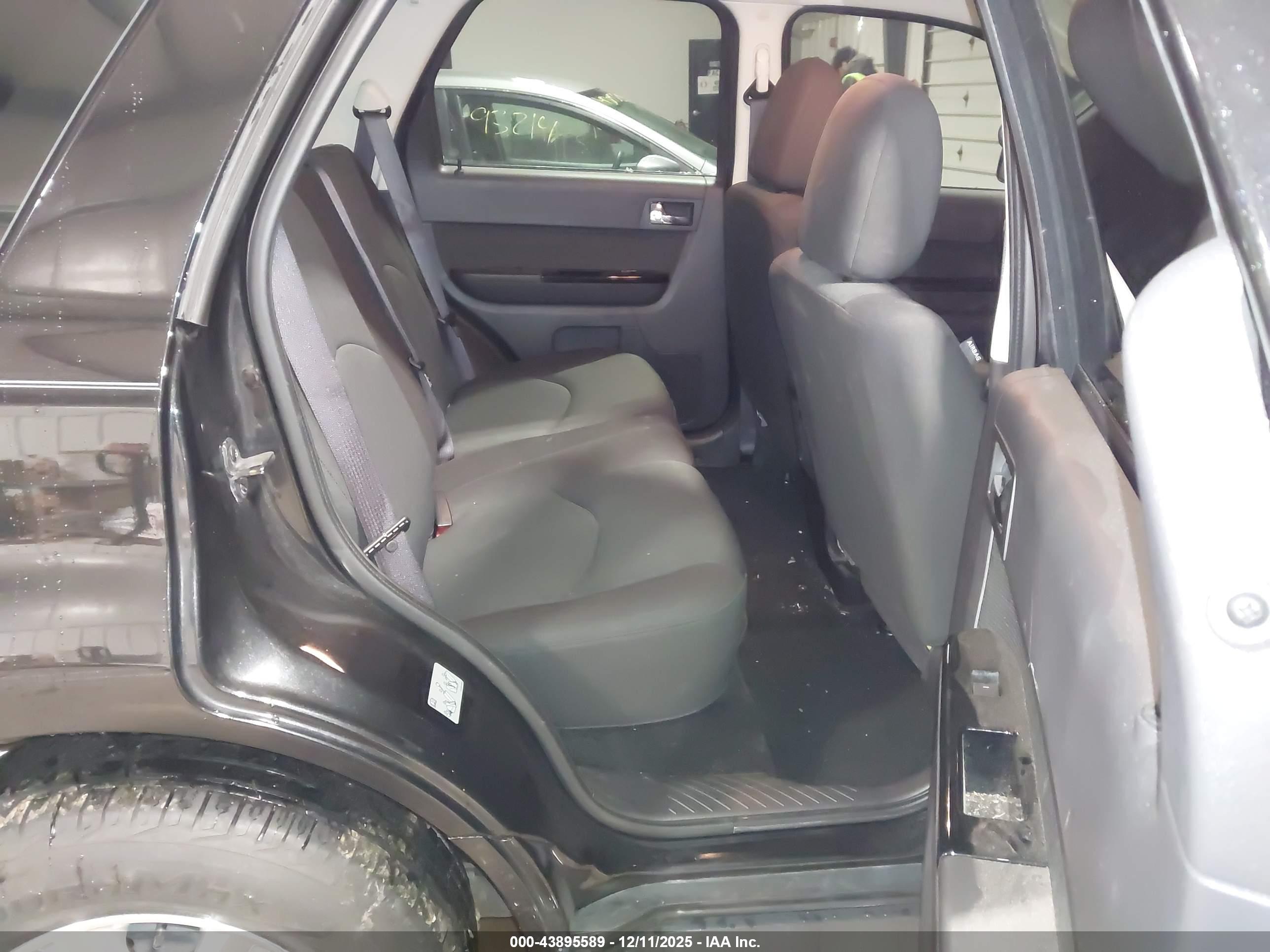 MAZDA TRIBUTE image 8
