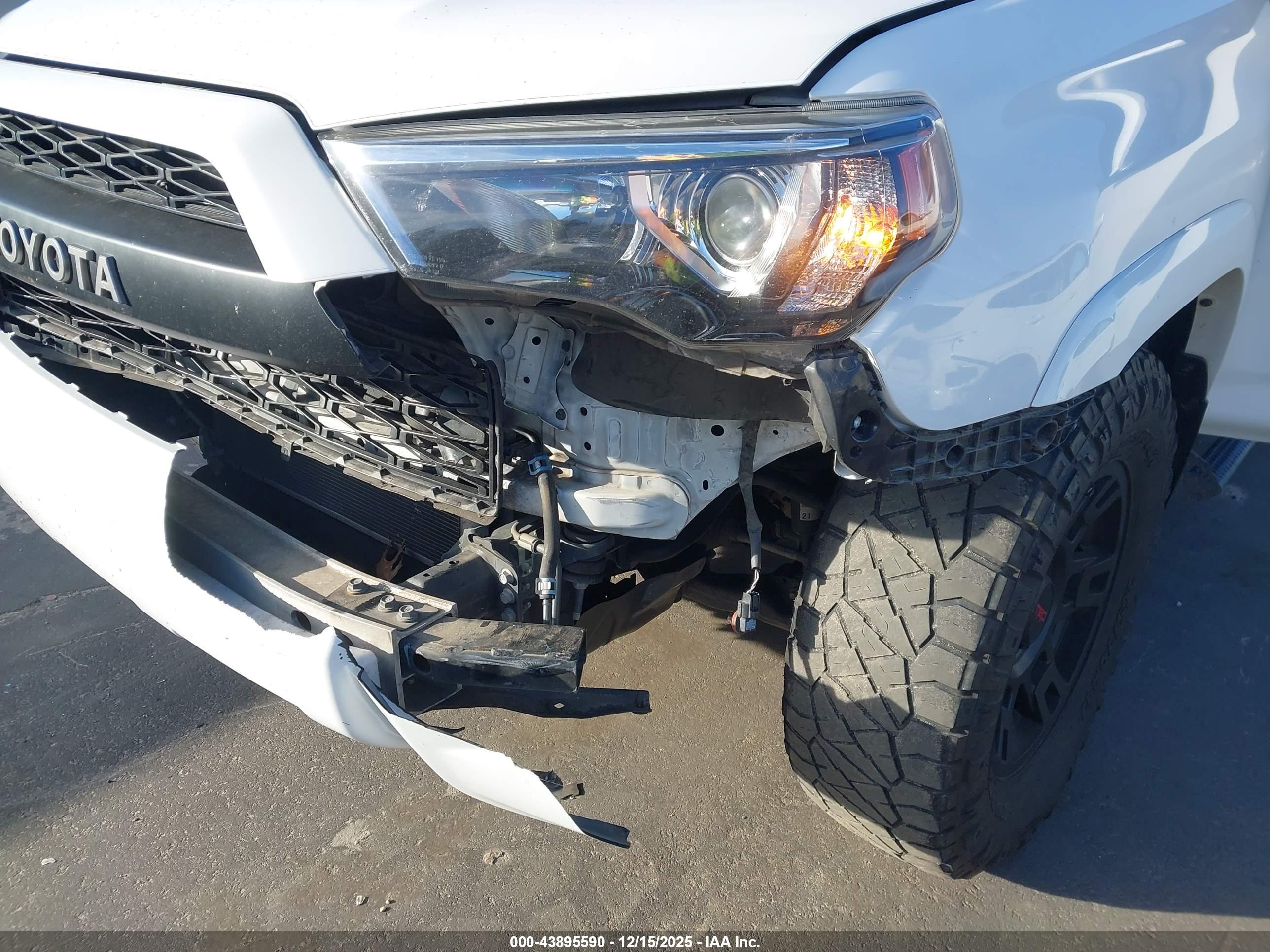 TOYOTA 4RUNNER image 6