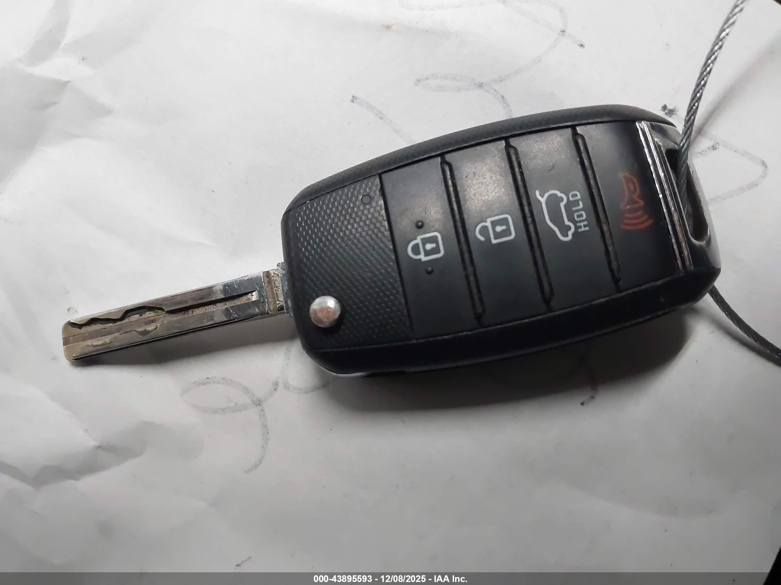 KIA SPORTAGE image 11