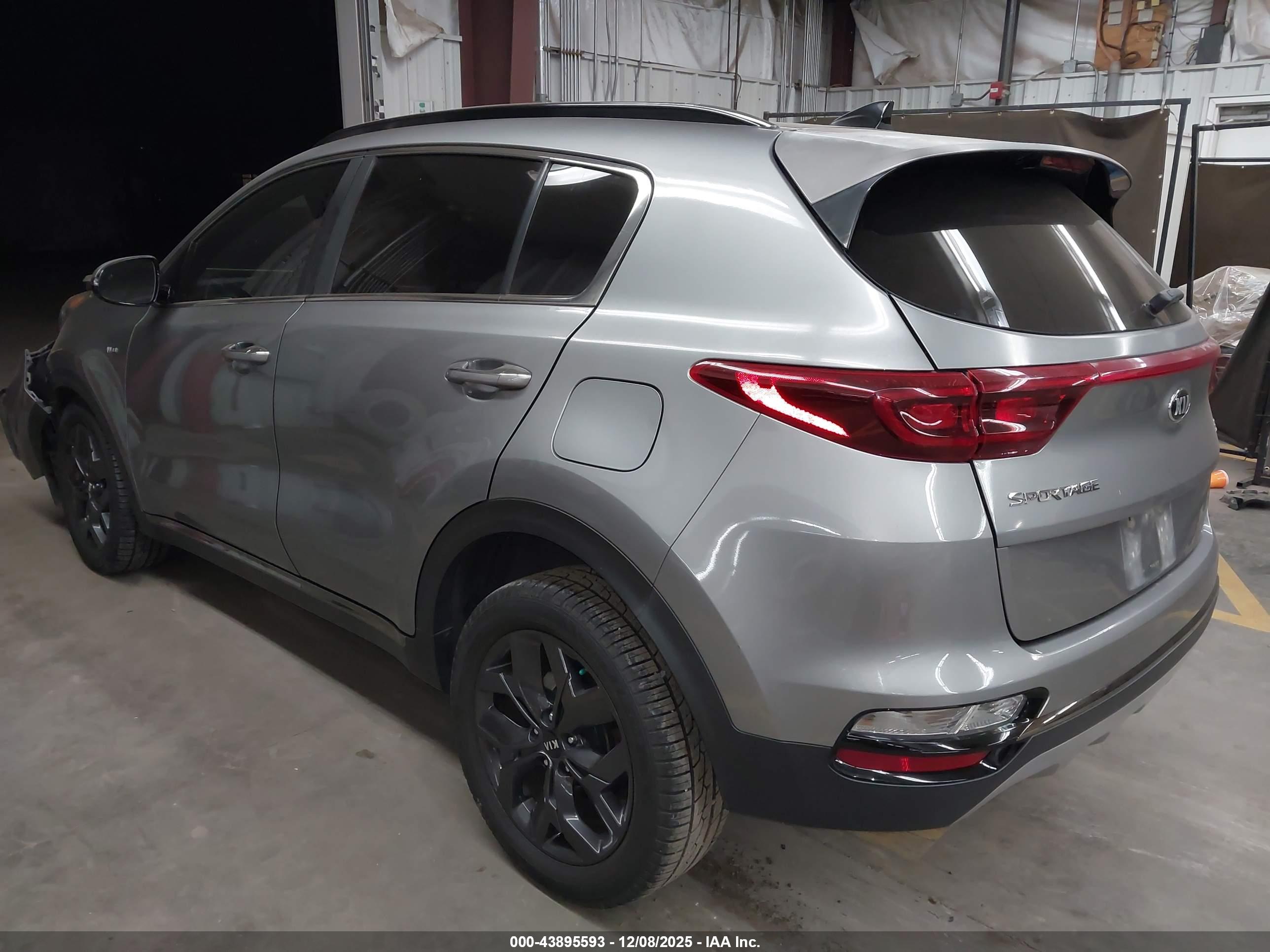 KIA SPORTAGE image 3