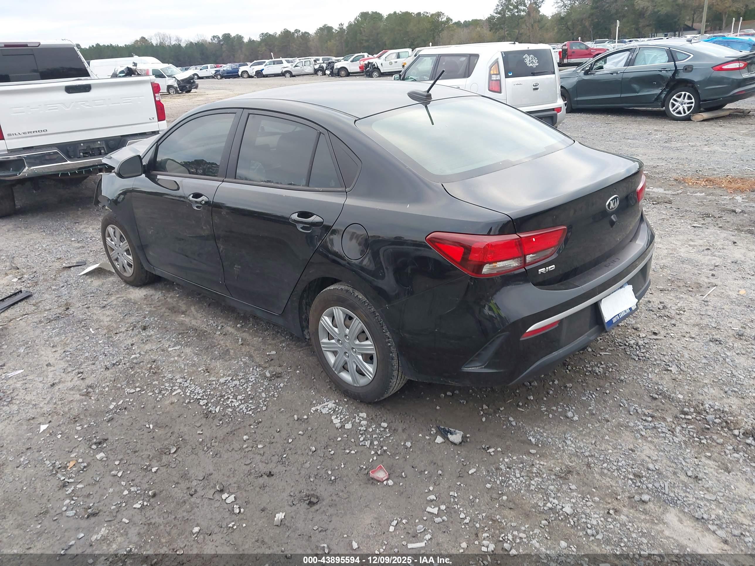 KIA RIO image 3