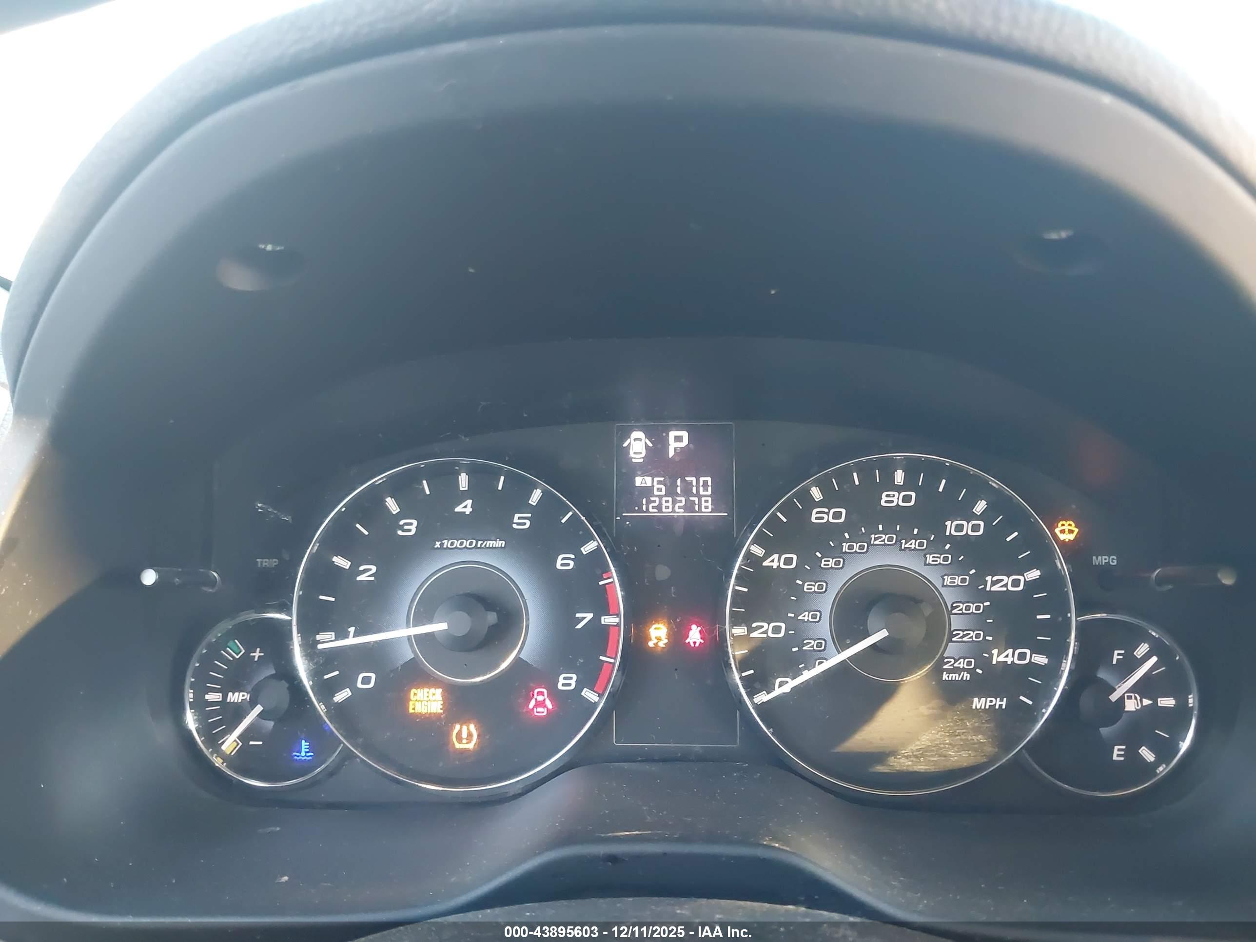 SUBARU OUTBACK image 7