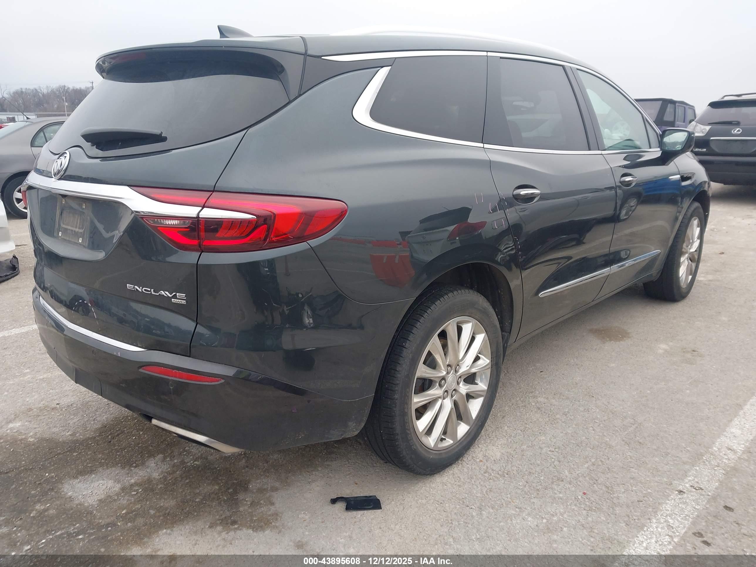 BUICK ENCLAVE image 4