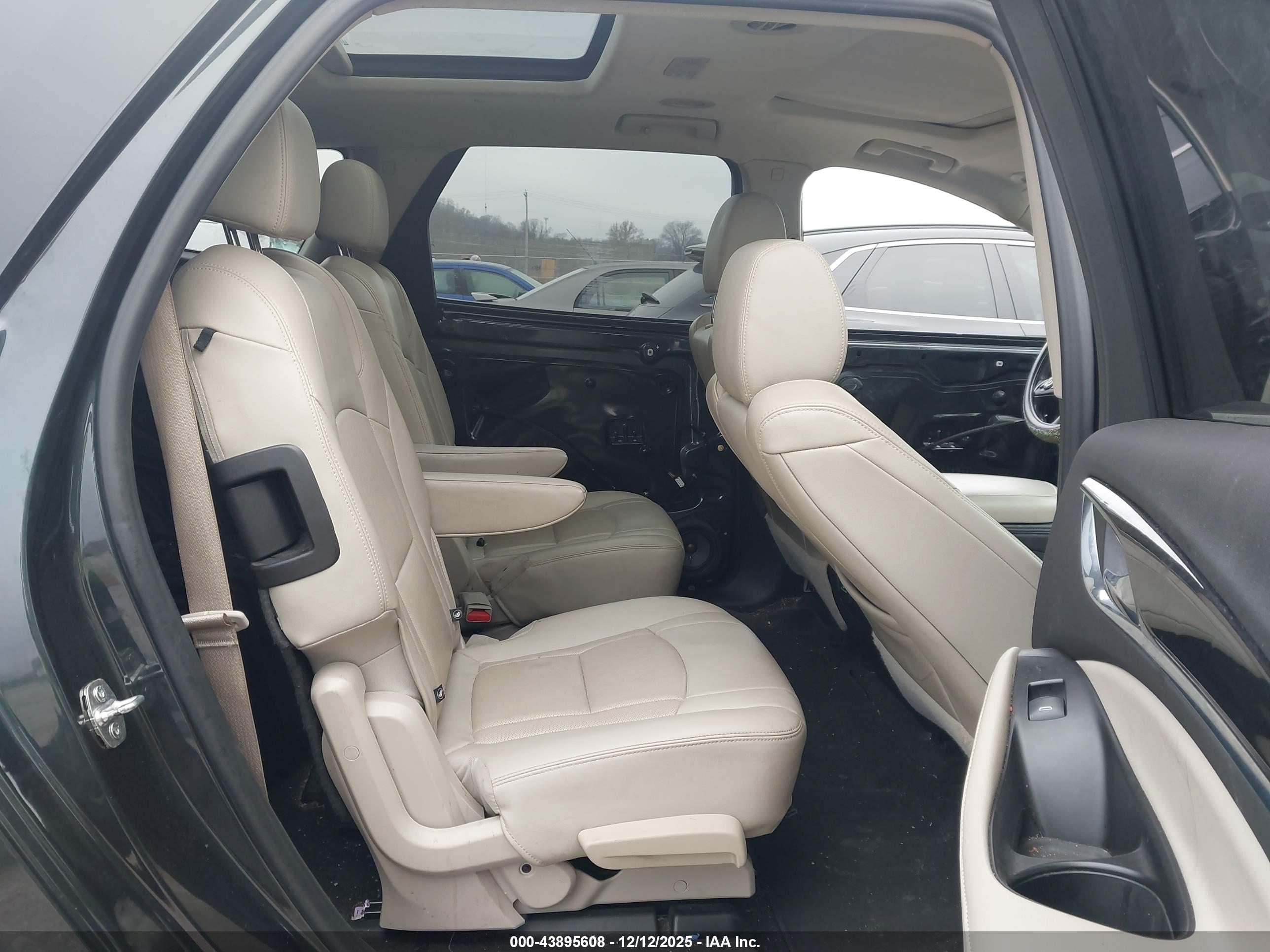 BUICK ENCLAVE image 8