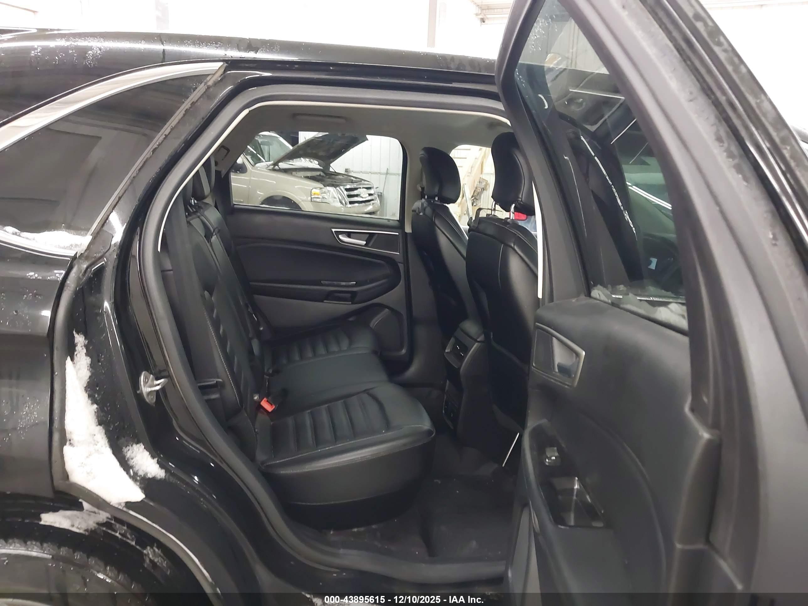 FORD EDGE image 8
