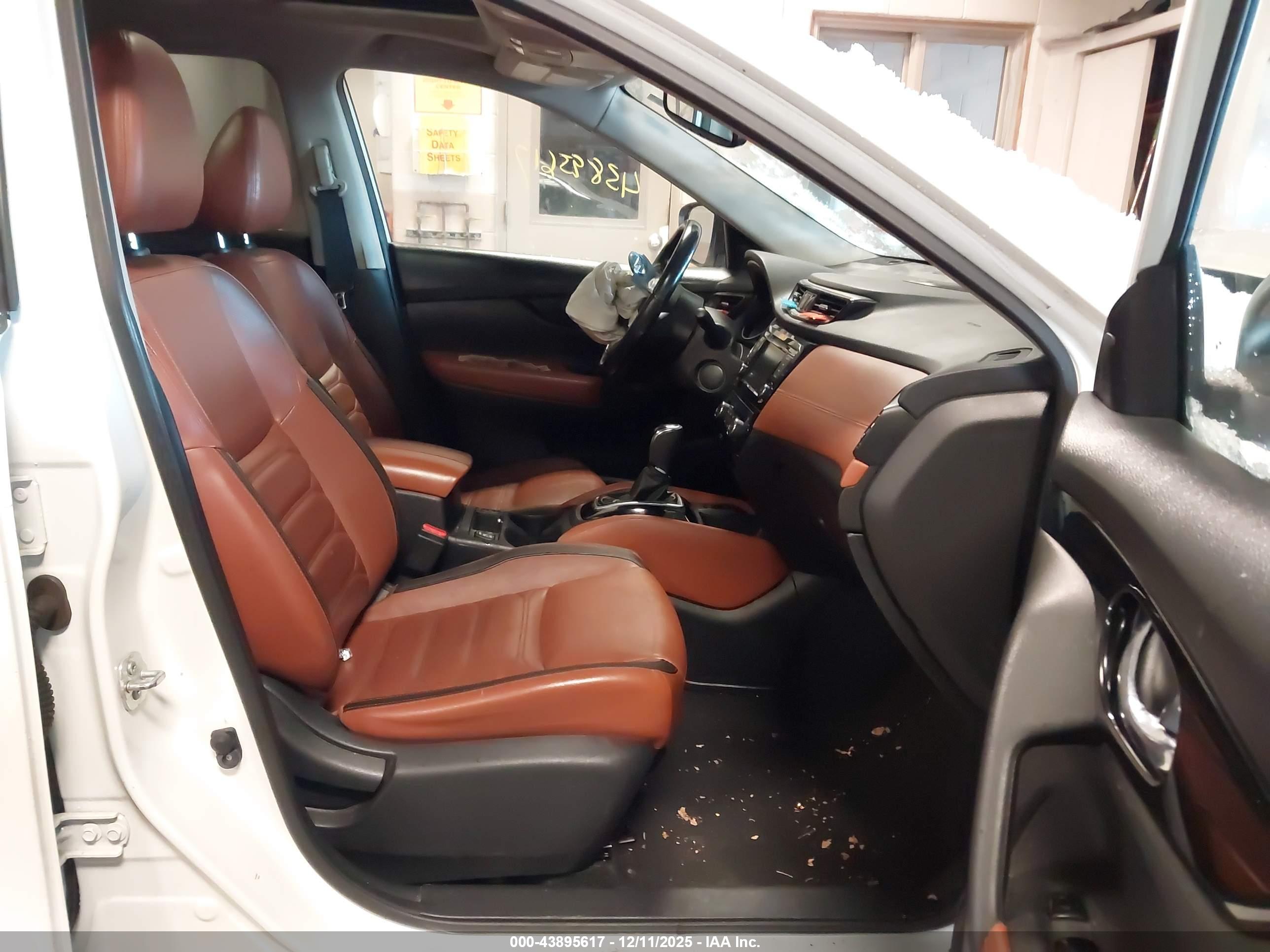 NISSAN ROGUE image 5