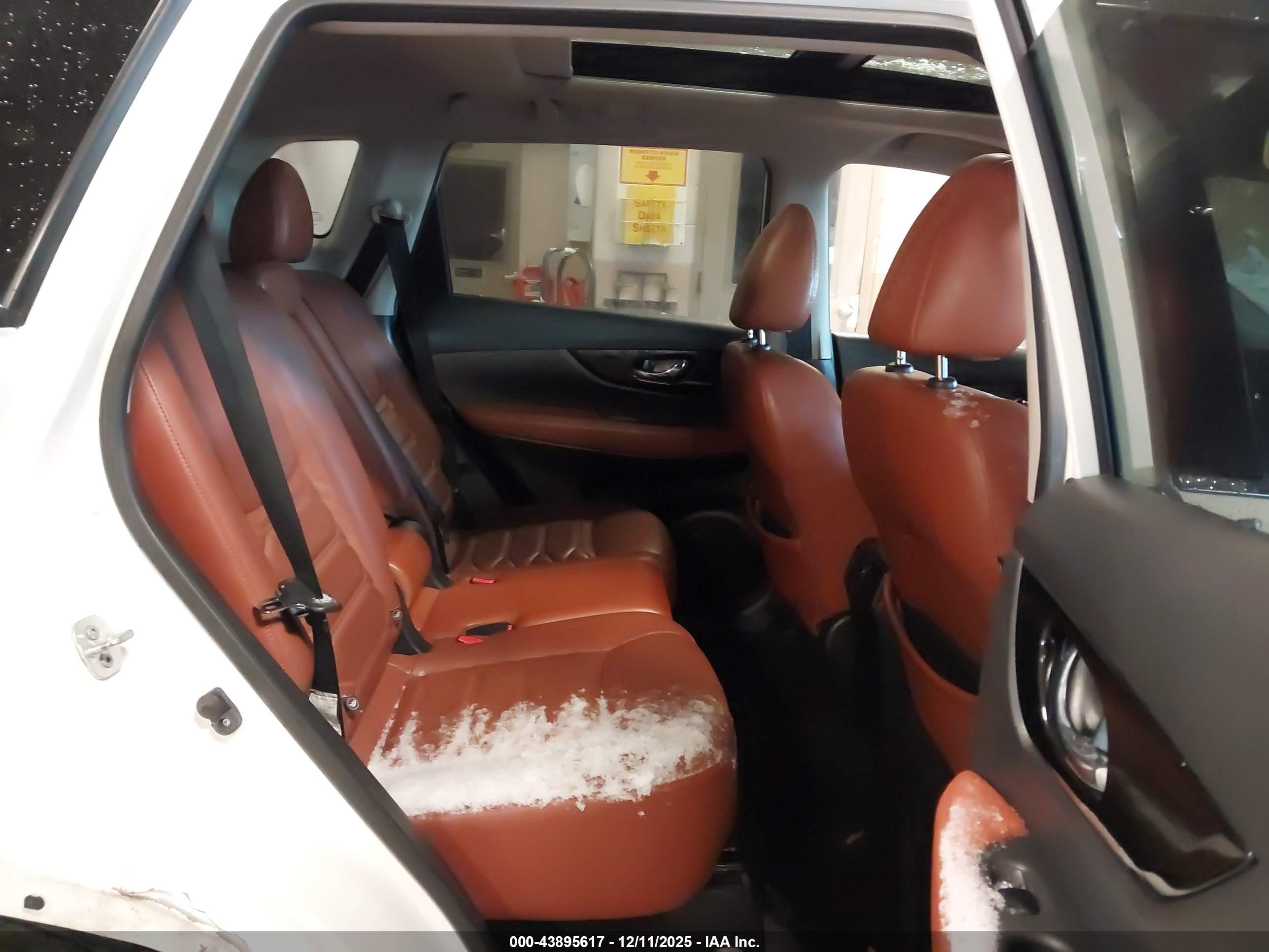 NISSAN ROGUE image 8