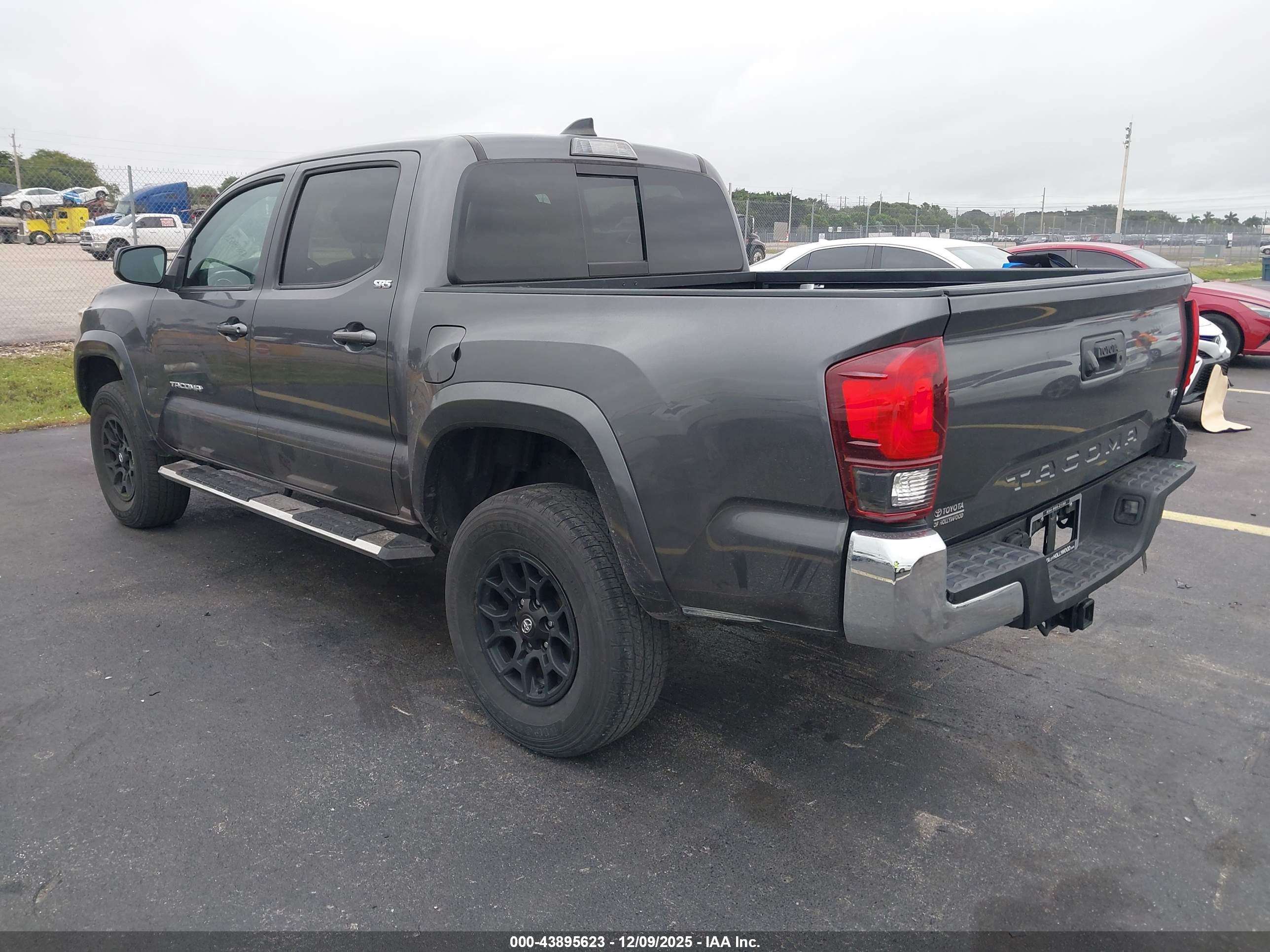 TOYOTA TACOMA image 3